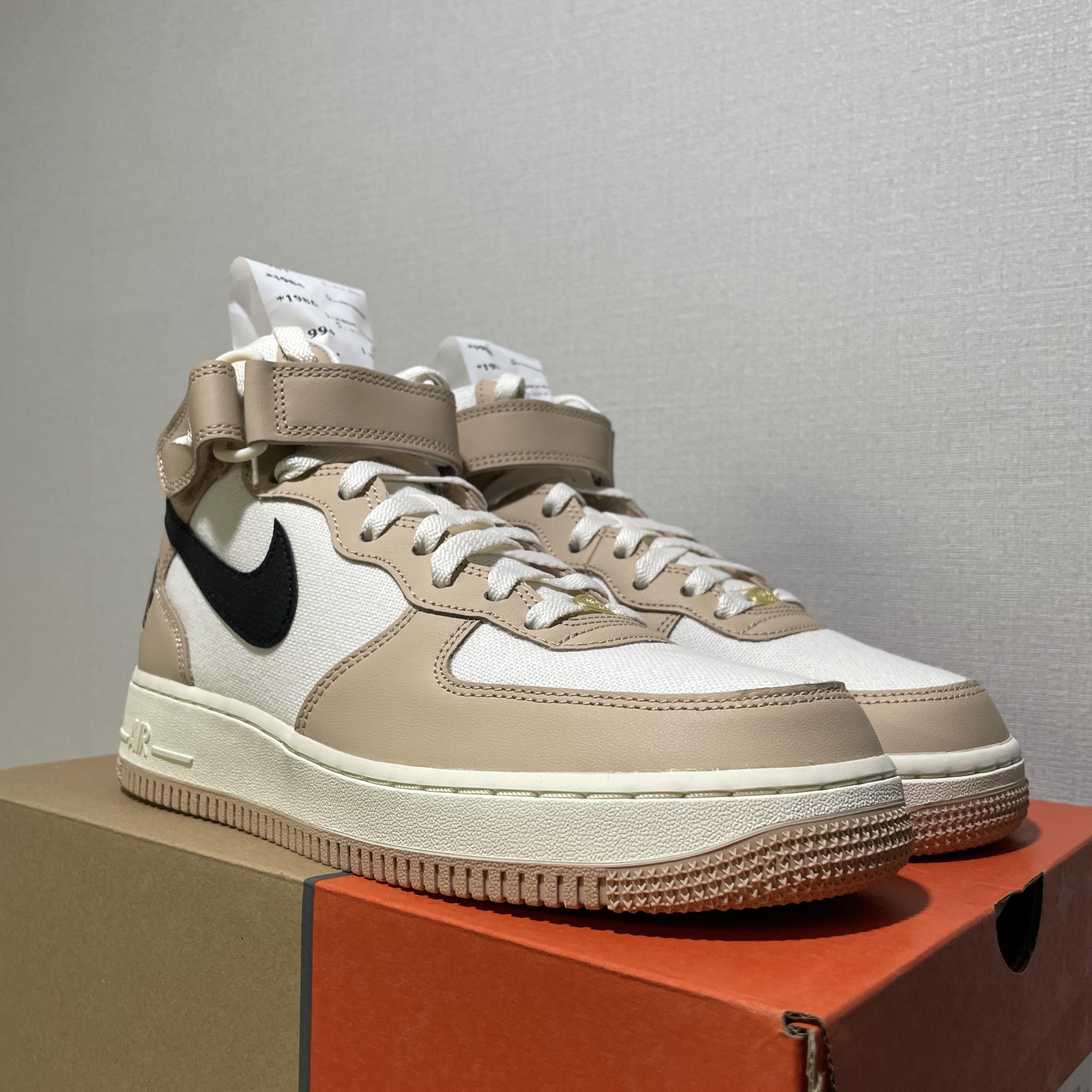 Nike Air Force 1 Mid '07 LX Pale Ivory and Shimmer 착용 스타일 - 2