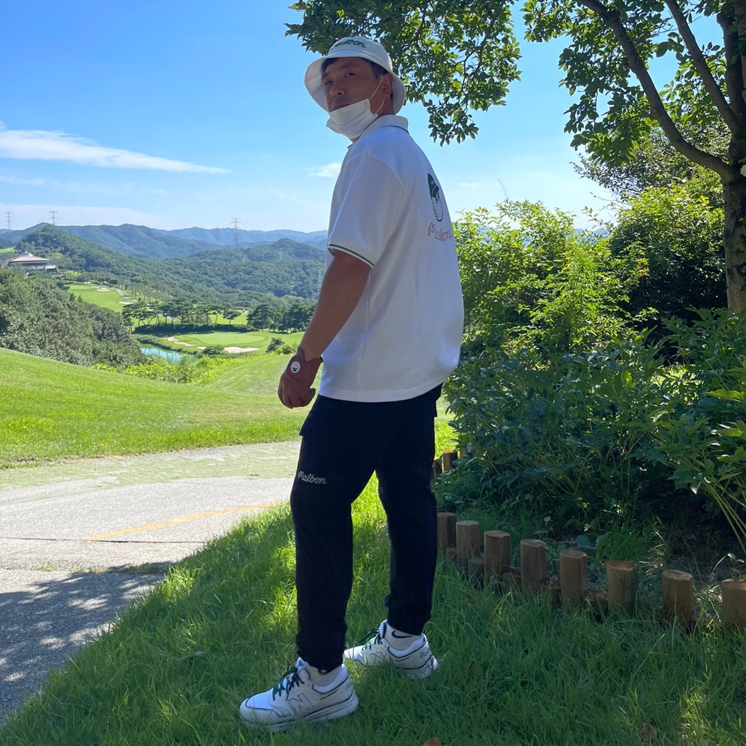 New Balance x Malbon 997 Golf White Green 착용 스타일 - 2