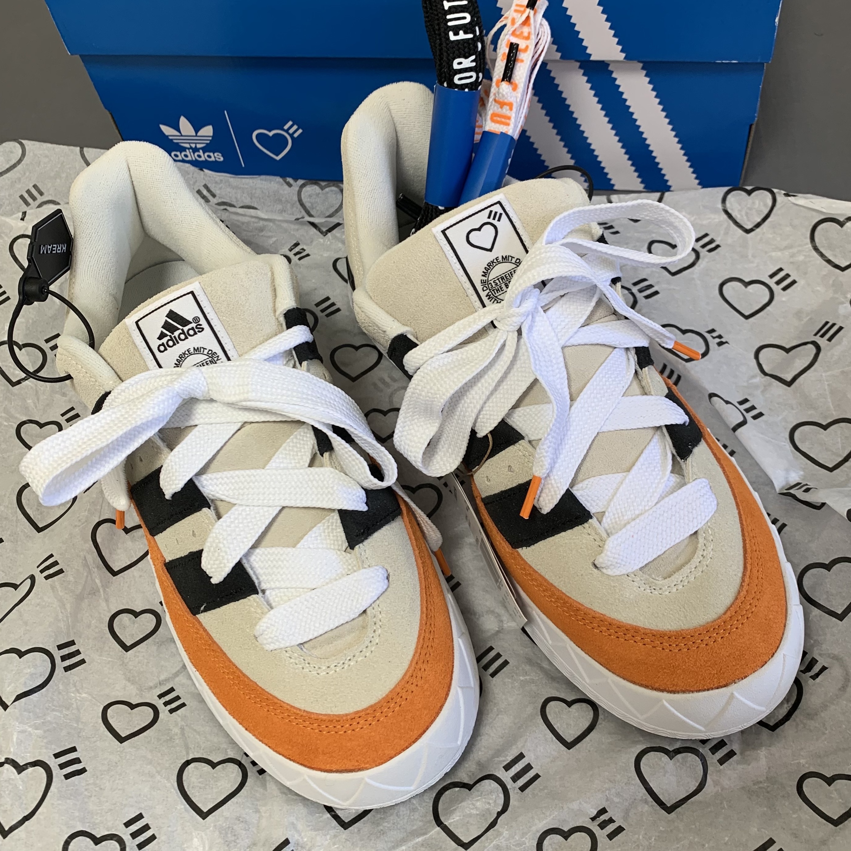 Adidas x Human Made Adimatic White 착용 스타일