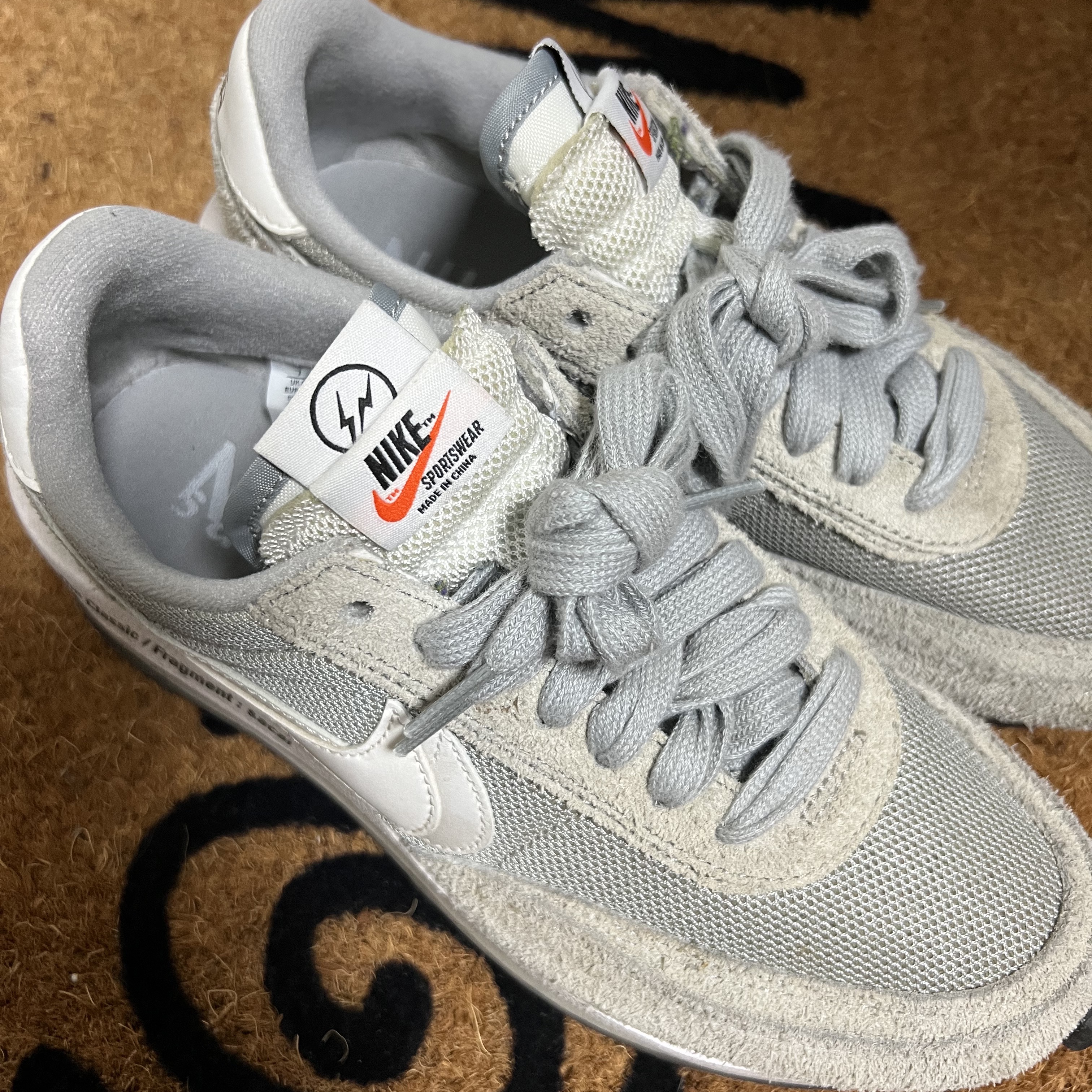 Nike x Sacai x Fragment LDWaffle Light Smoke Grey 착용 스타일