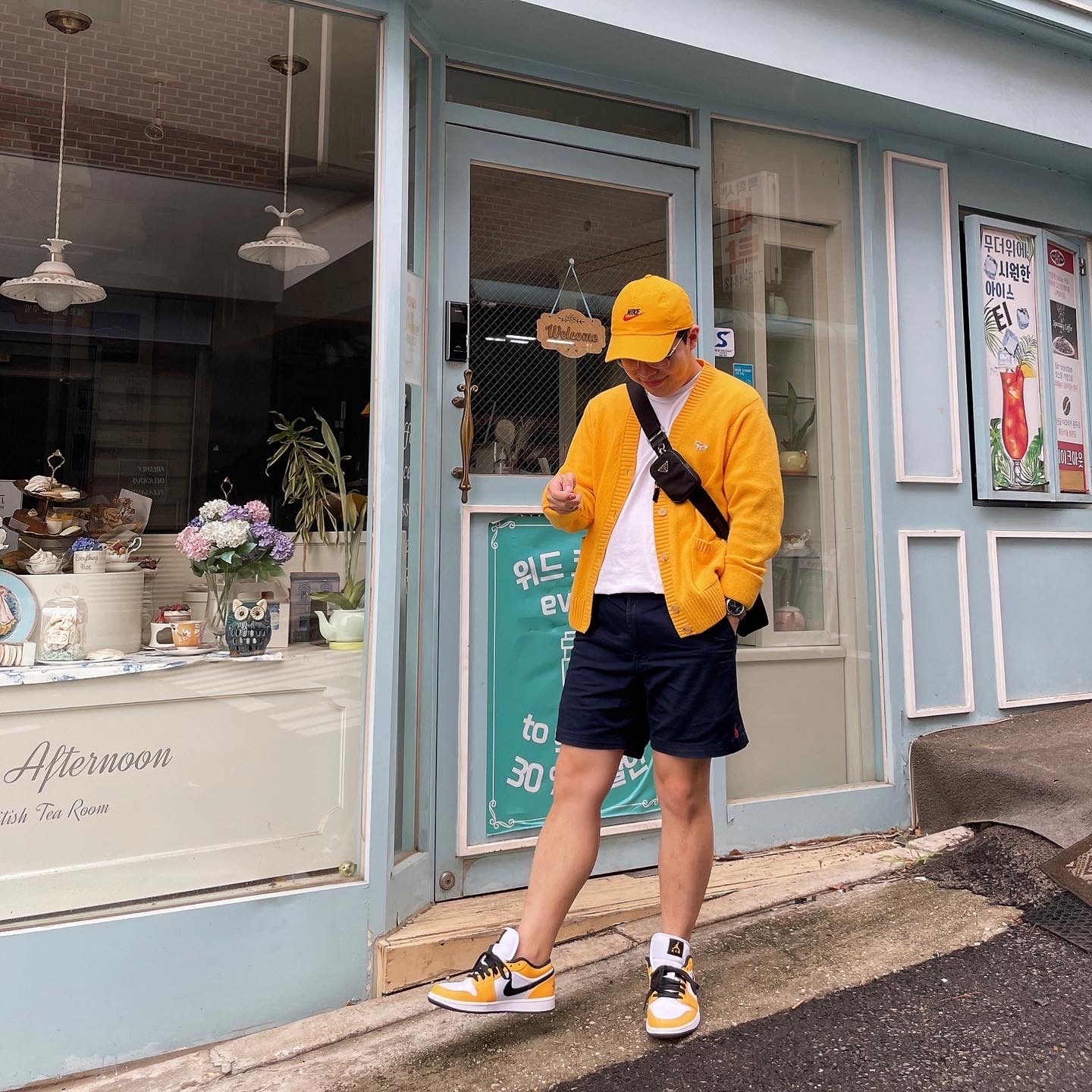 (W) Jordan 1 Low SE Laser Orange, Nike Heritage 86 Futura Washed Cap Gold 착용 스타일