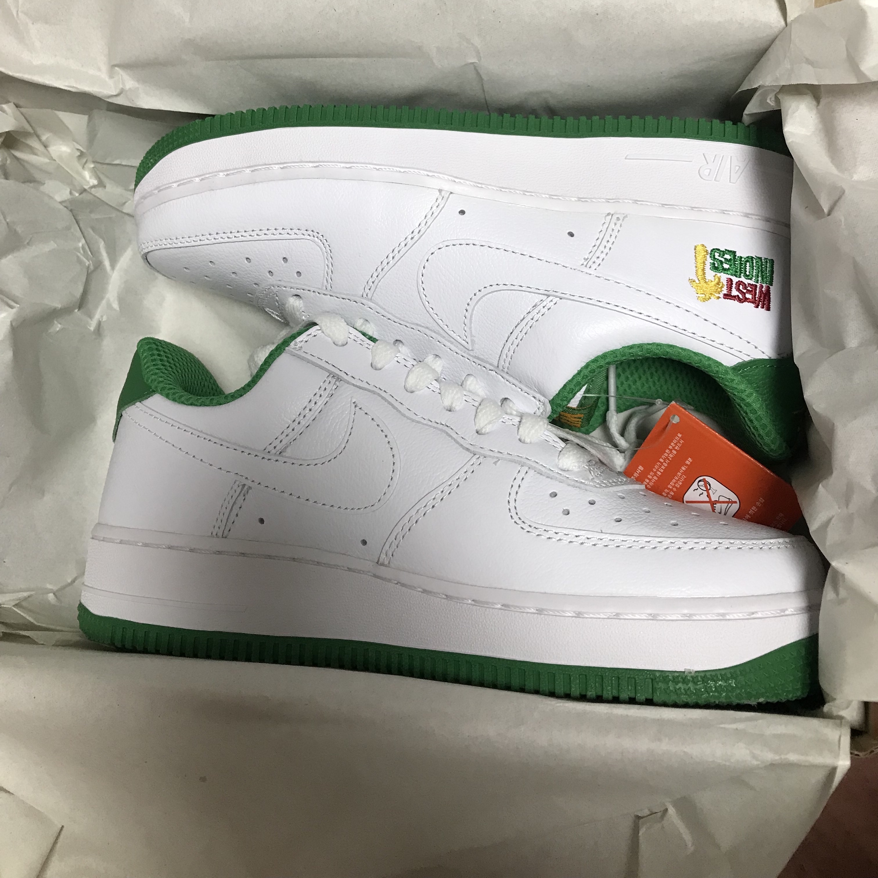 Nike Air Force 1 Low Retro QS West Indies Classic Green 착용 스타일