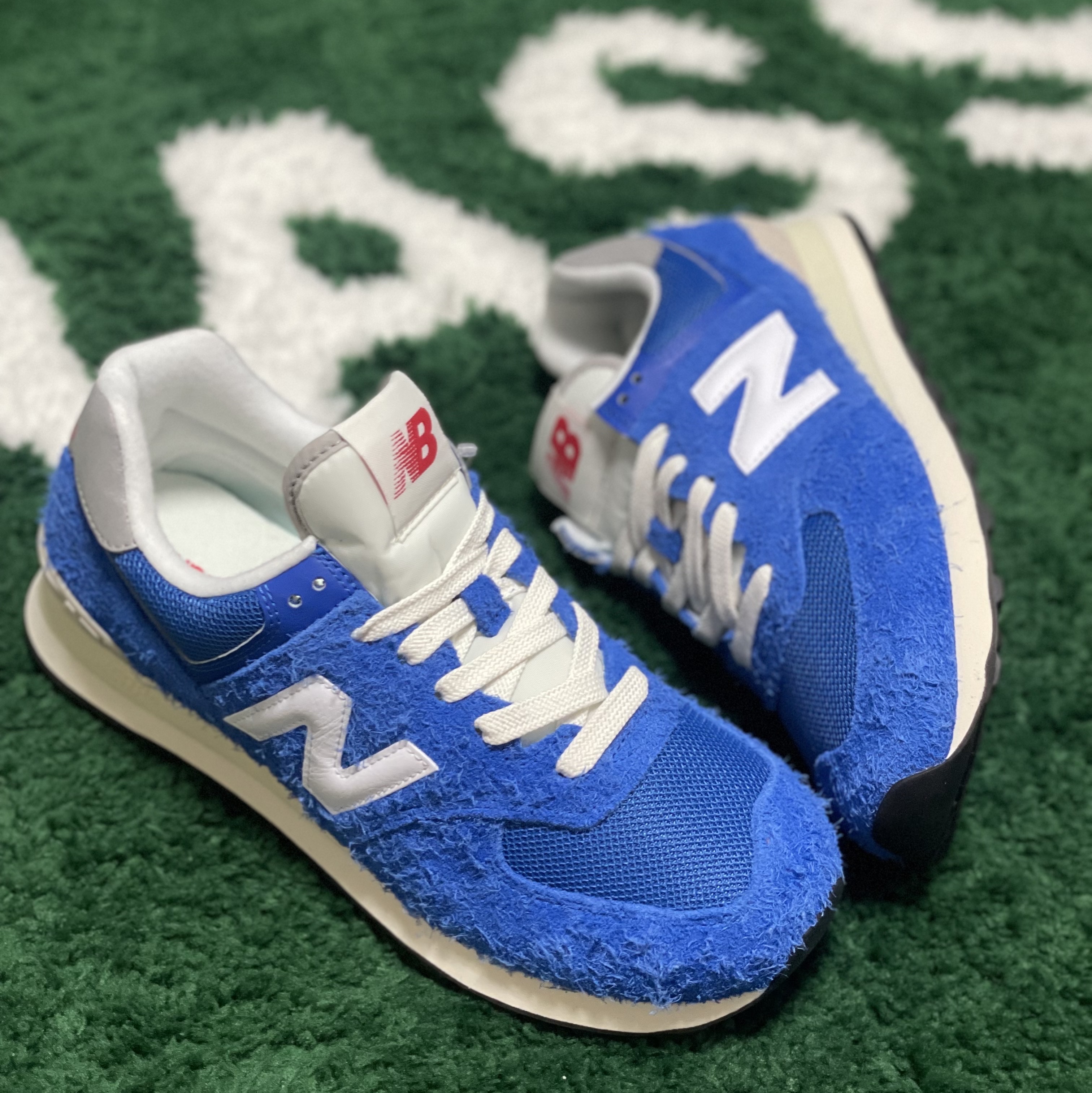 New Balance 574 Heritage Blue White 착용 스타일 - 3