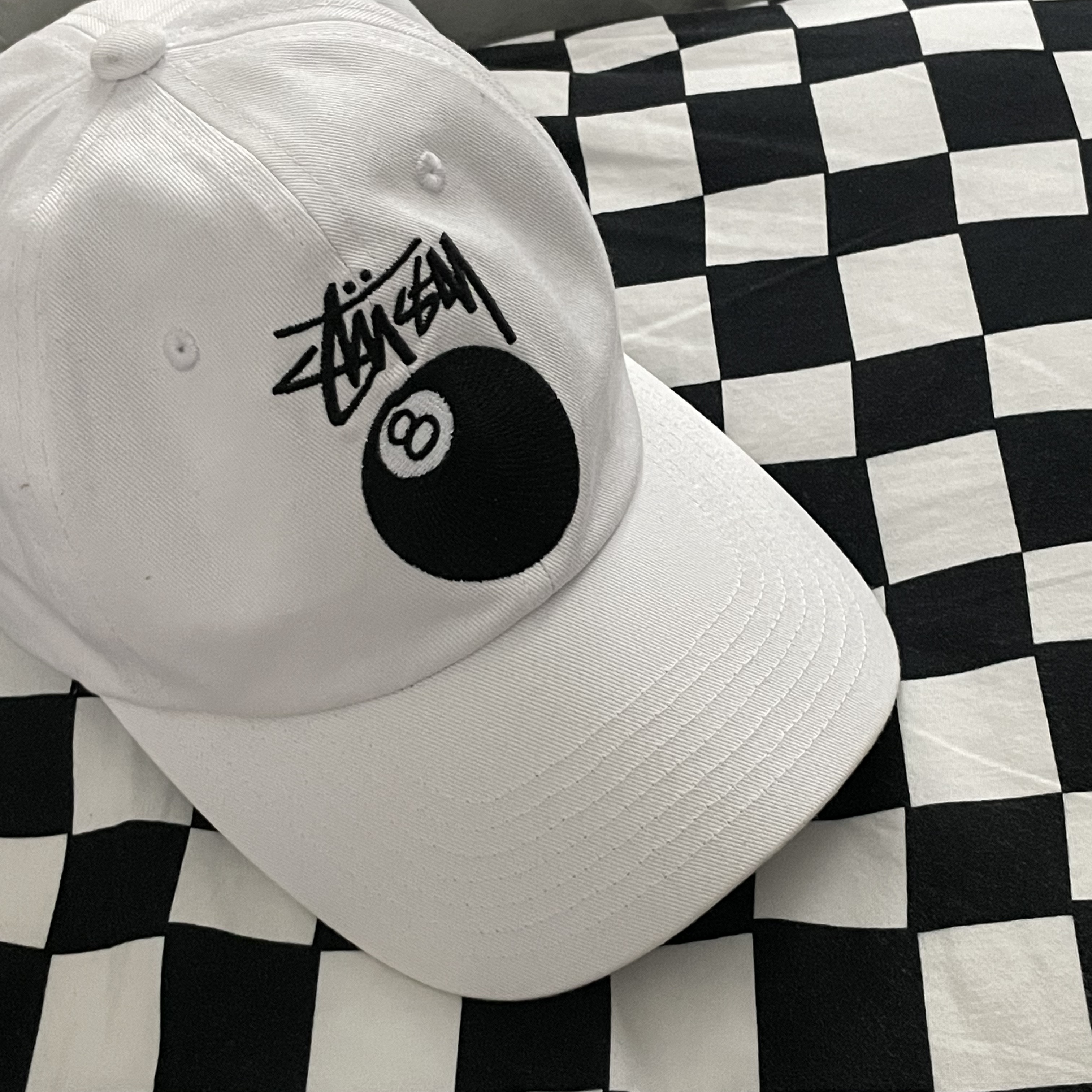 Stussy Stock 8 Ball Low Pro Cap Bone 착용 스타일