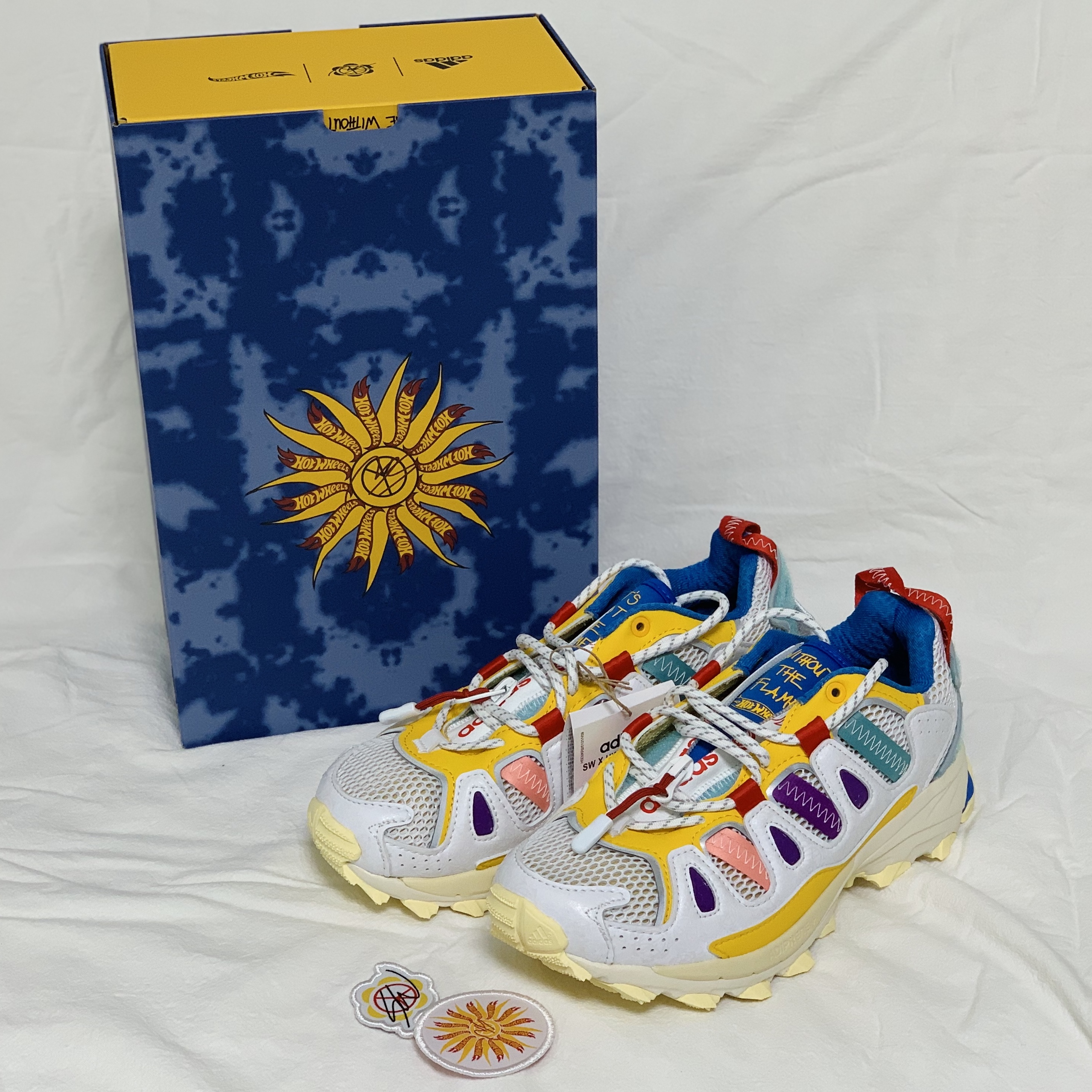 Adidas x Sean Wotherspoon x Hot Wheels Superturf Adventure White Bold Gold 착용 스타일 - 1
