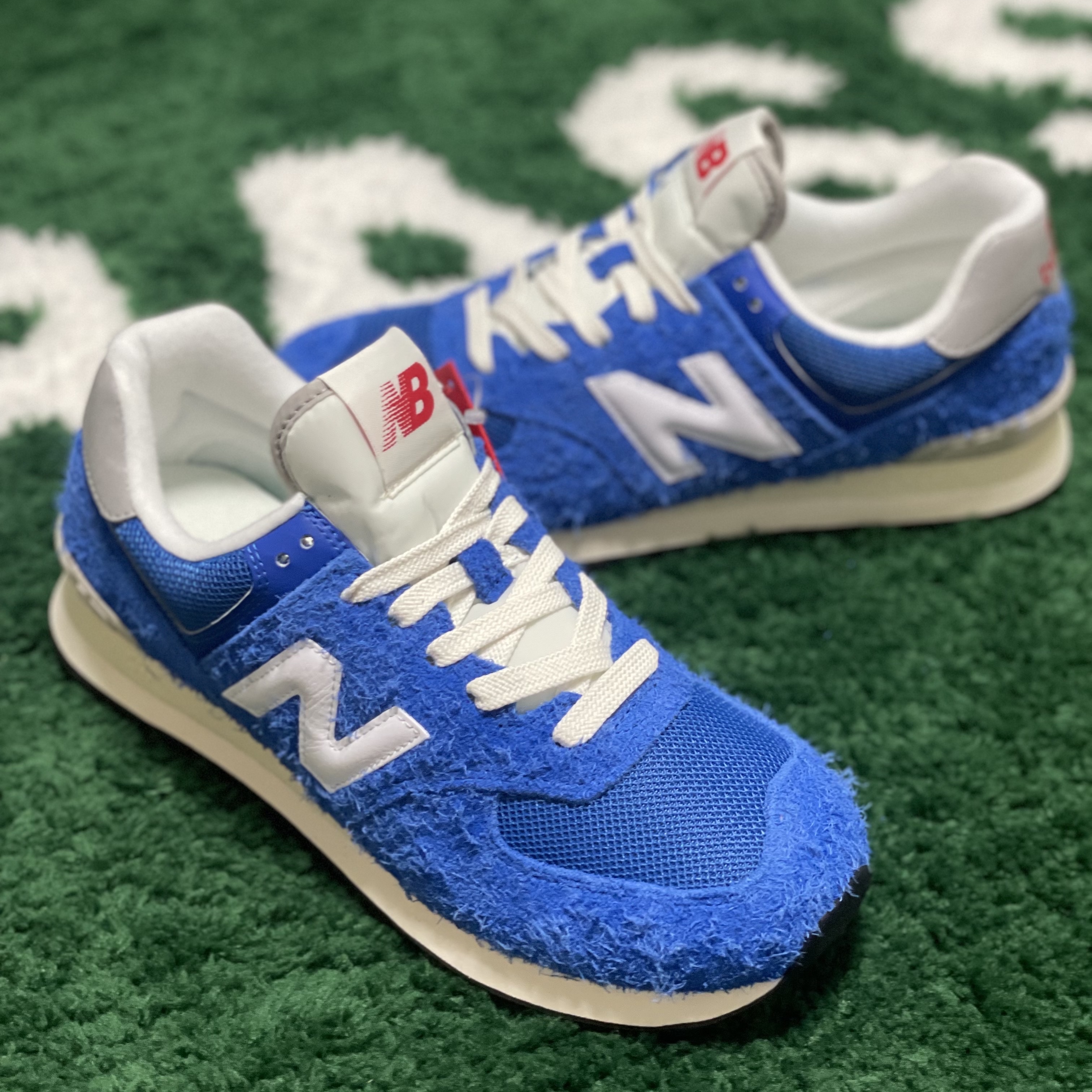 New Balance 574 Heritage Blue White 착용 스타일 - 2