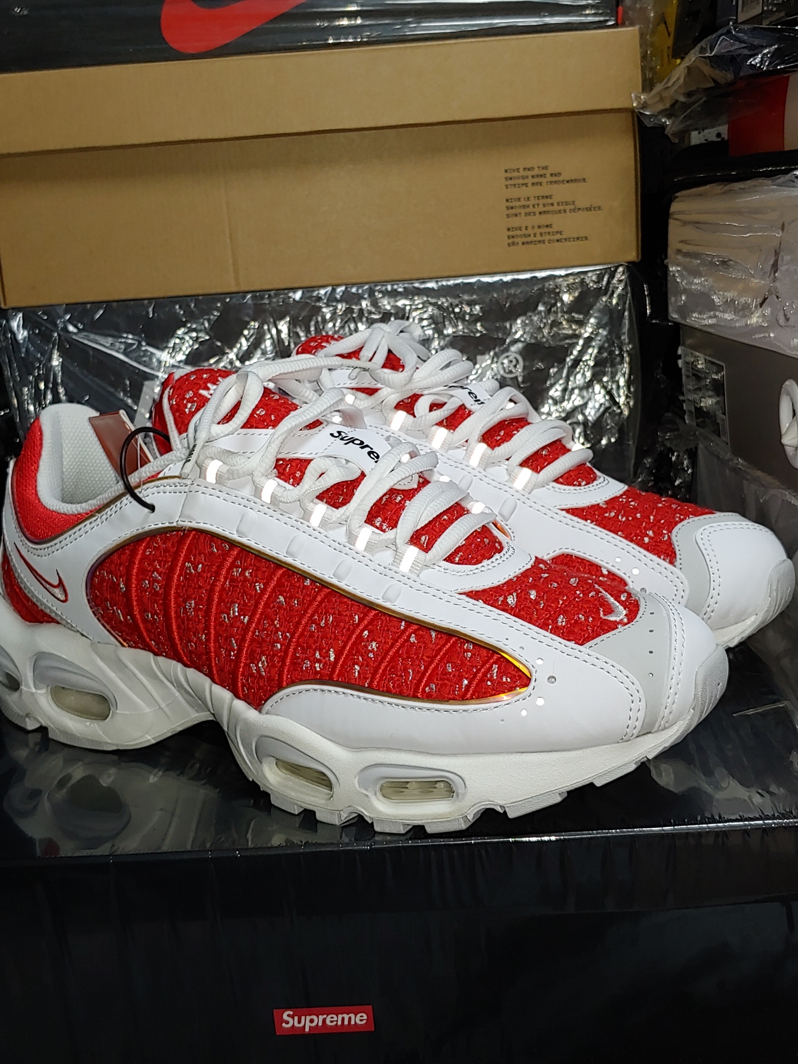 Nike x Supreme Air Max Tailwind 4 White 착용 스타일 - 1