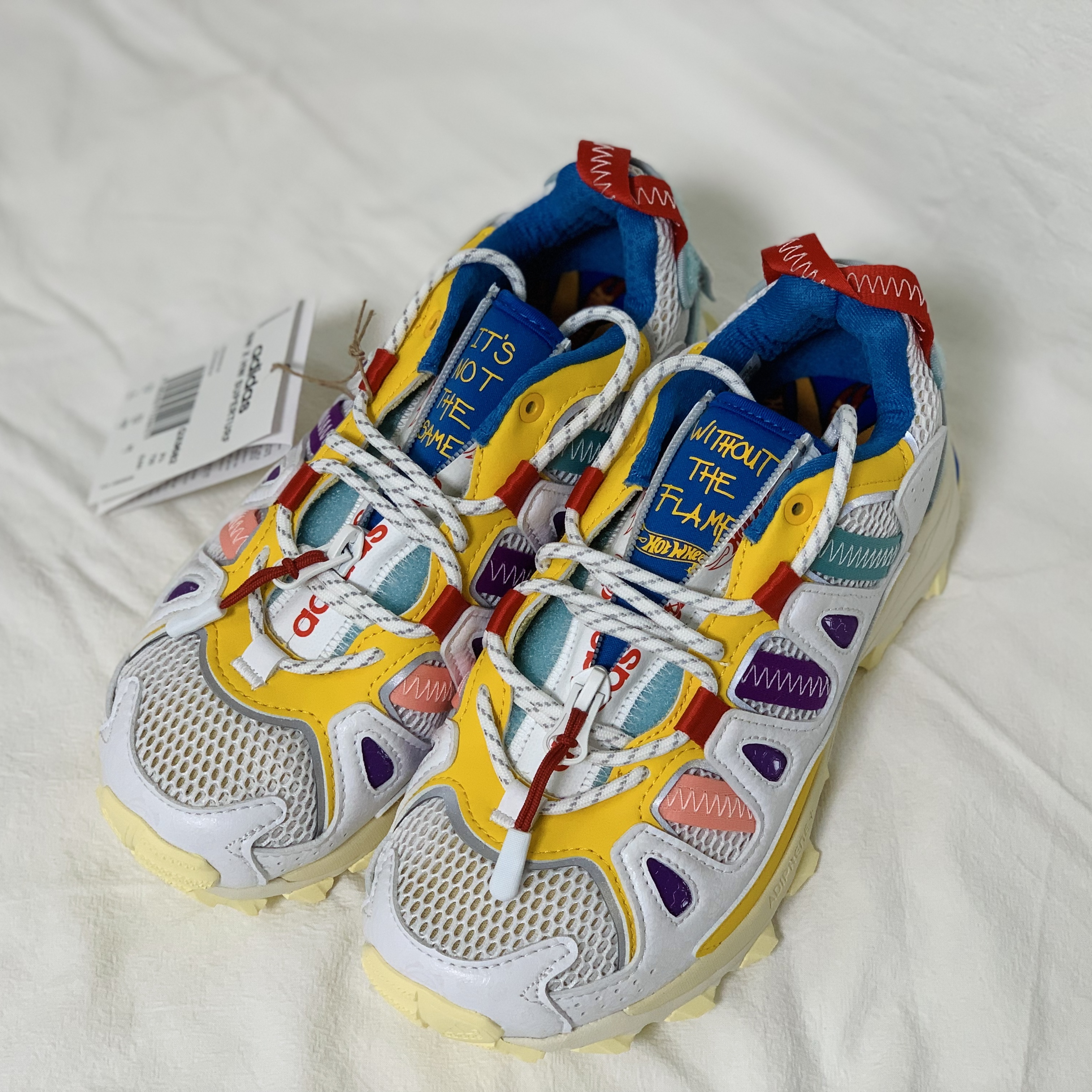 Adidas x Sean Wotherspoon x Hot Wheels Superturf Adventure White Bold Gold 착용 스타일 - 4