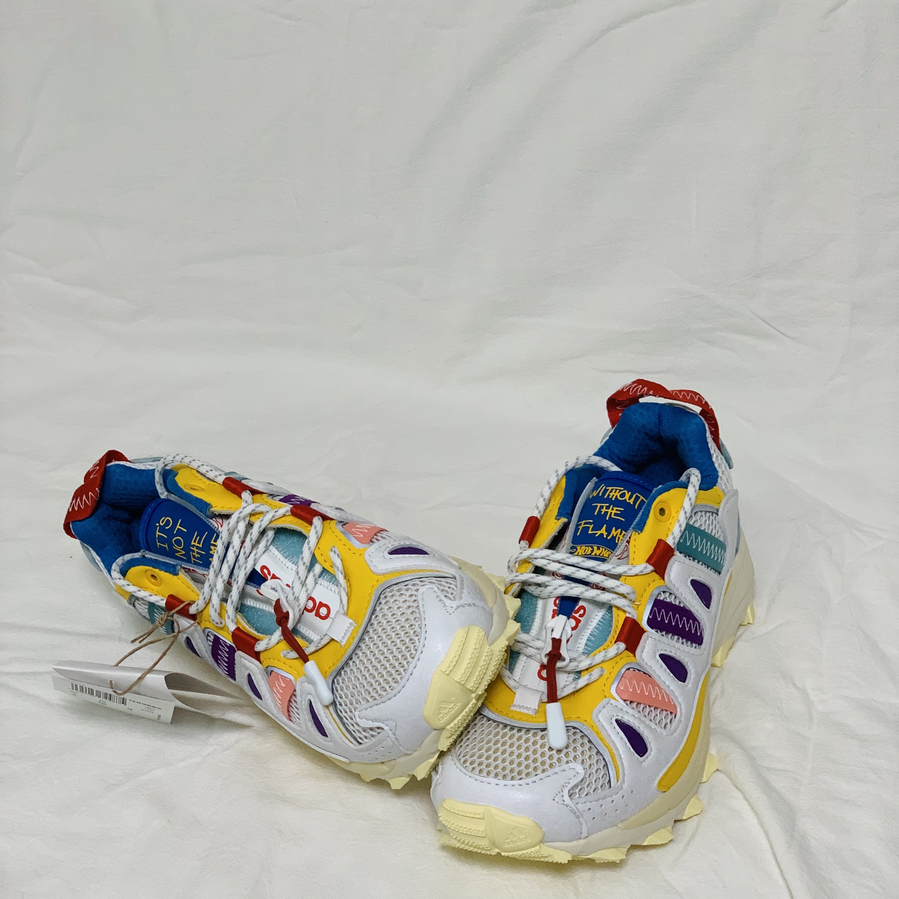 Adidas x Sean Wotherspoon x Hot Wheels Superturf Adventure White Bold Gold 착용 스타일 - 5