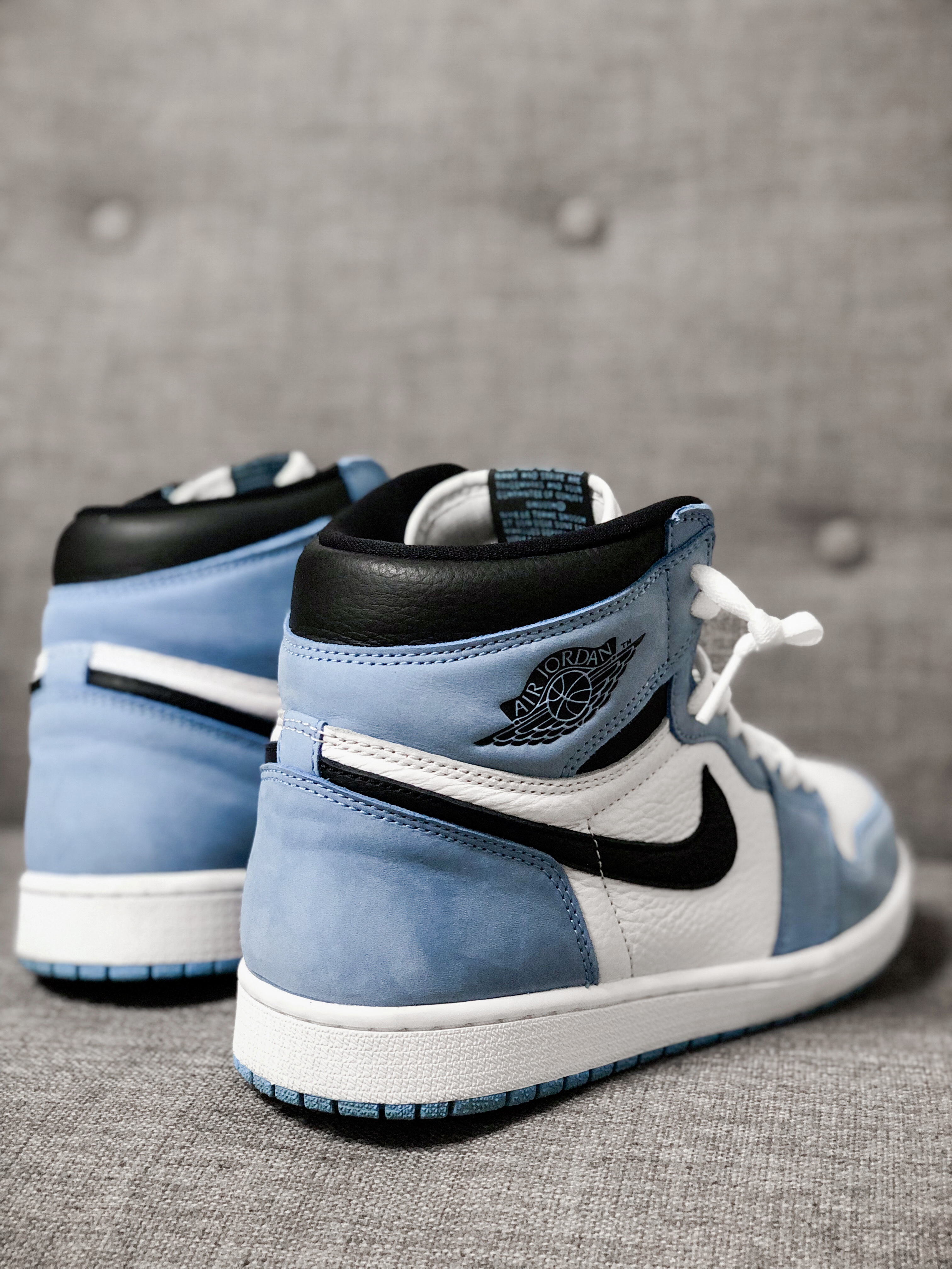 Jordan 1 Retro High OG University Blue, Jordan 1 Retro High OG Light Smoke Grey 착용 스타일 - 3