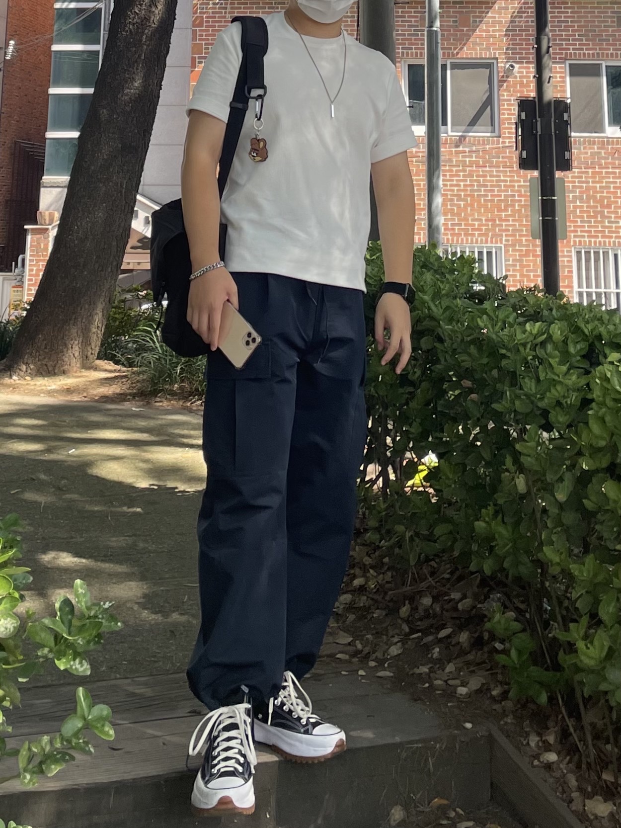 Converse Run Star Hike Hi Black White Gum, Apple Watch Nike SE 44mm GPS Space Gray Aluminum Case with Nike Sport Band Anthracite Black (Korean Ver.) 착용 스타일 - 1