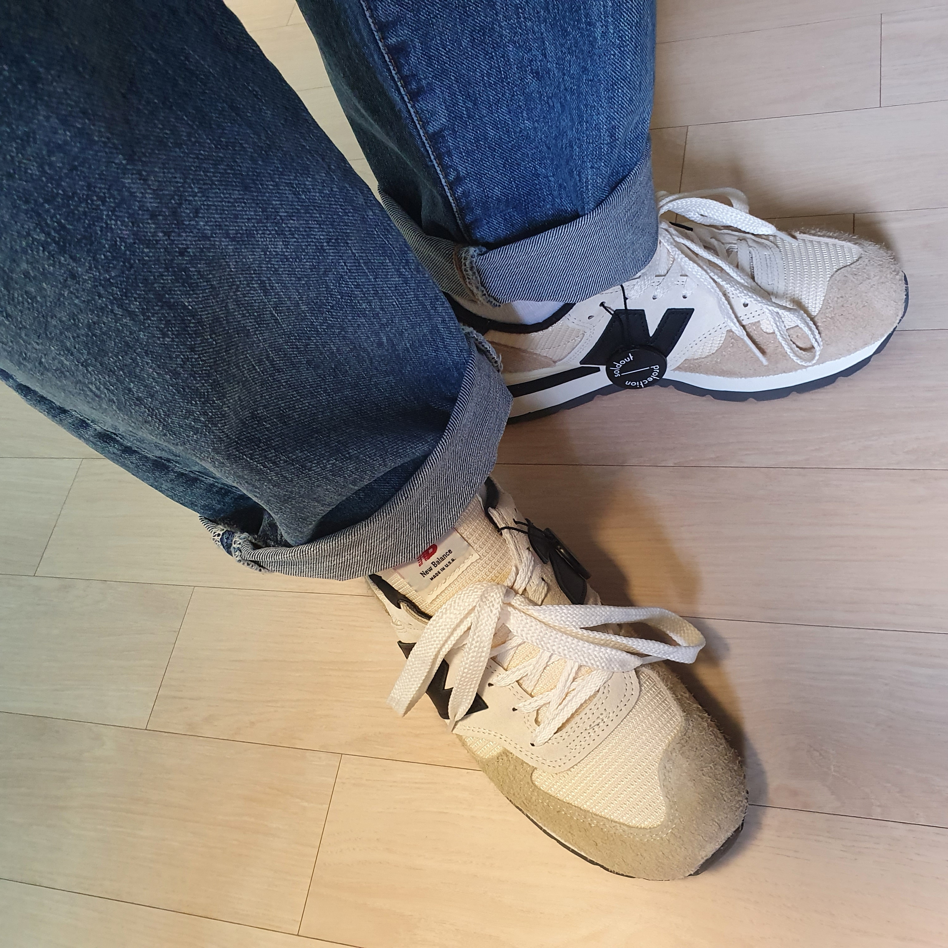 New Balance 990v1 Made in USA Incense Macadamia Nut 착용 스타일