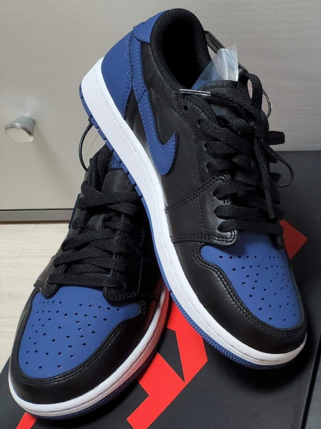 Jordan 1 Retro Low OG Mystic Navy, Jordan 1 Retro Low OG Black and Dark Powder Blue 착용 스타일 - 1
