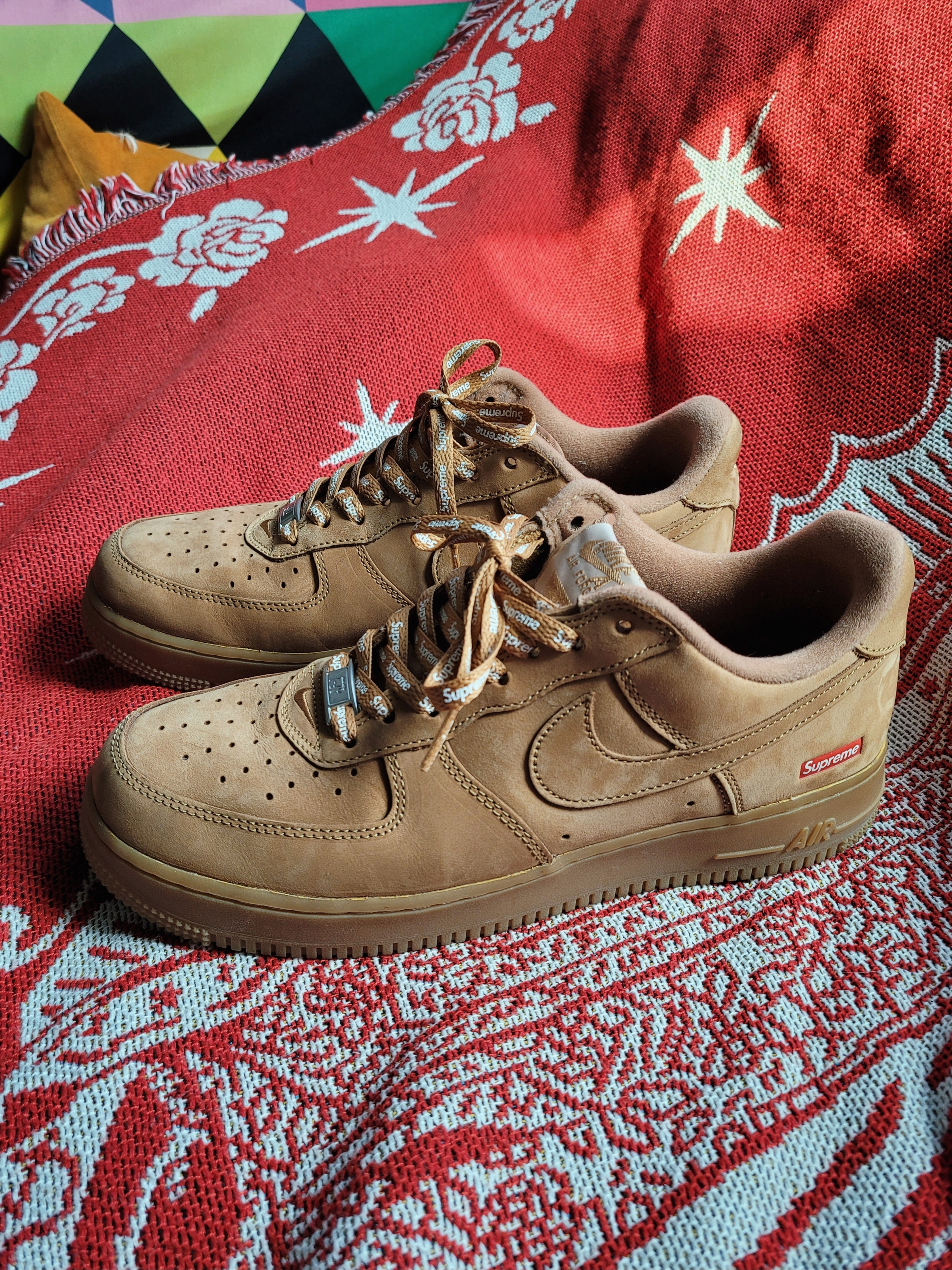 Nike x Supreme Air Force 1 Low Flax 착용 스타일 - 3