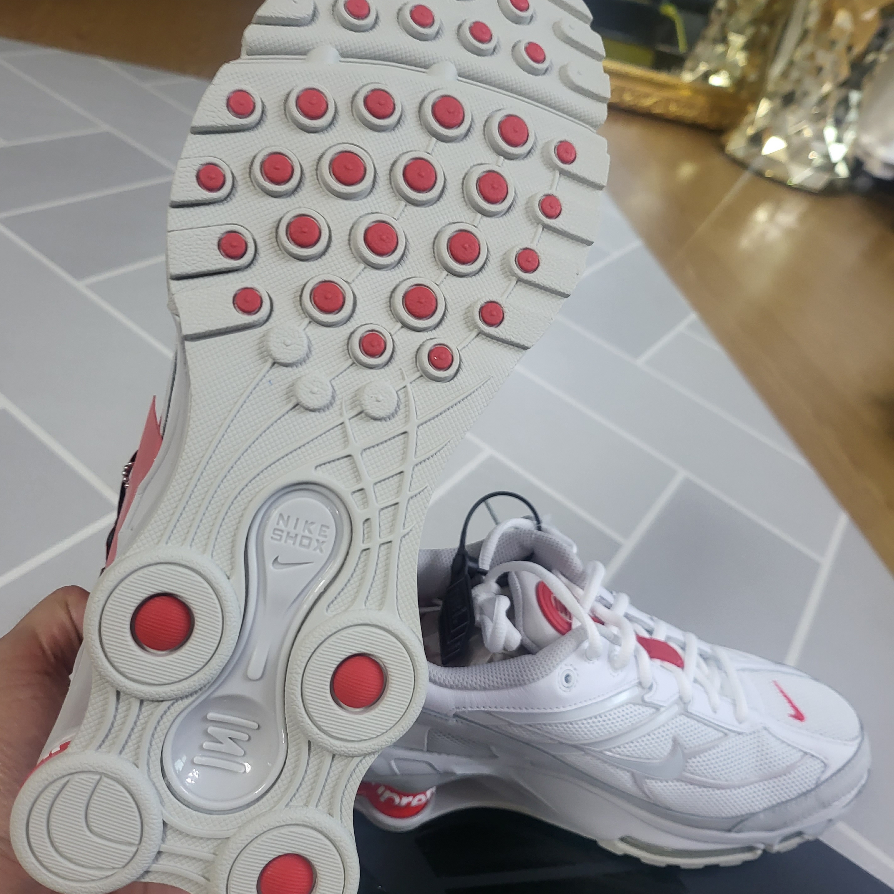 Nike x Supreme Shox Ride 2 SP White 착용 스타일 - 5