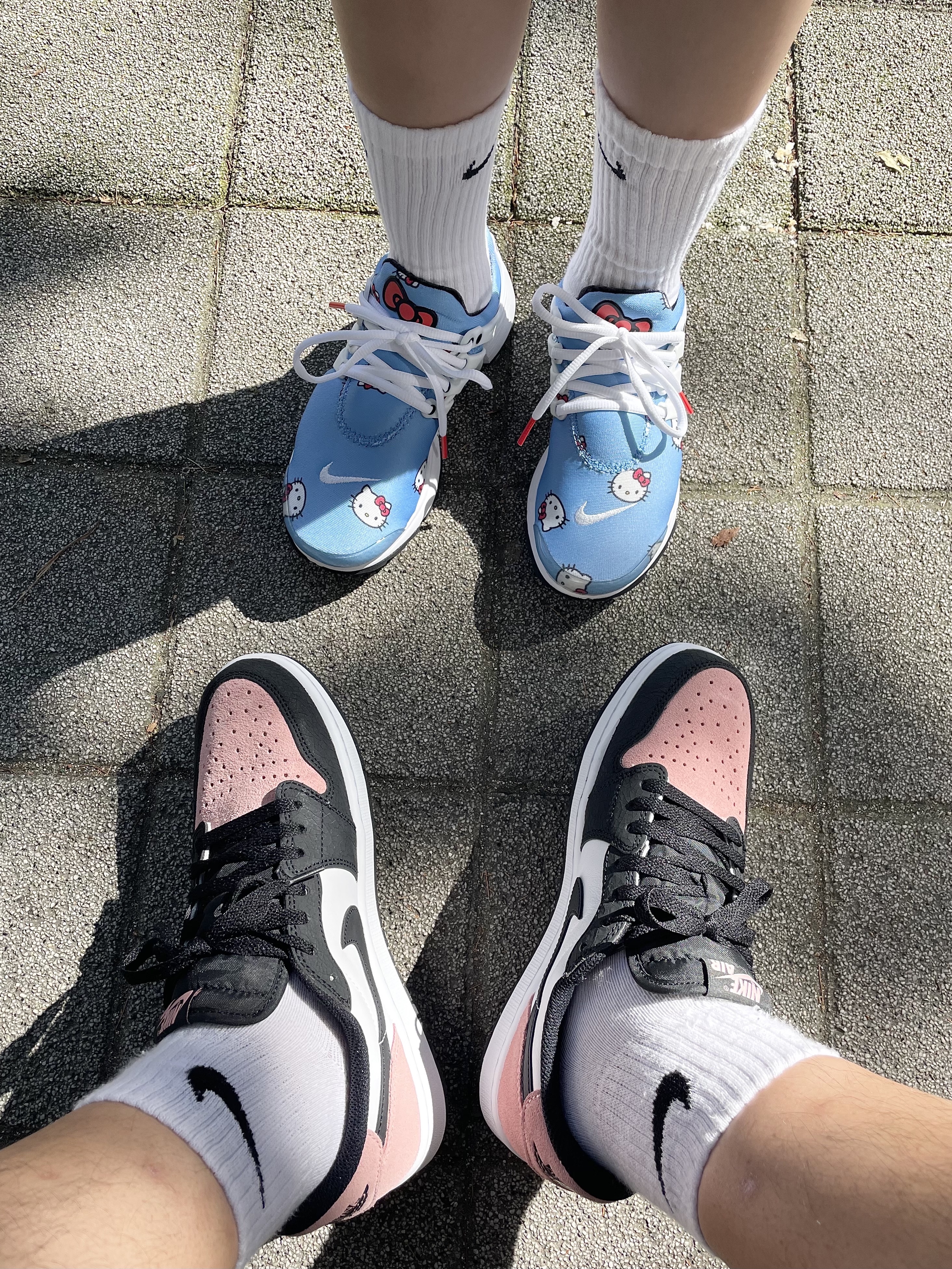 Nike x Hello Kitty Air Presto University Blue, Jordan 1 Retro Low OG Bleached Coral 착용 스타일
