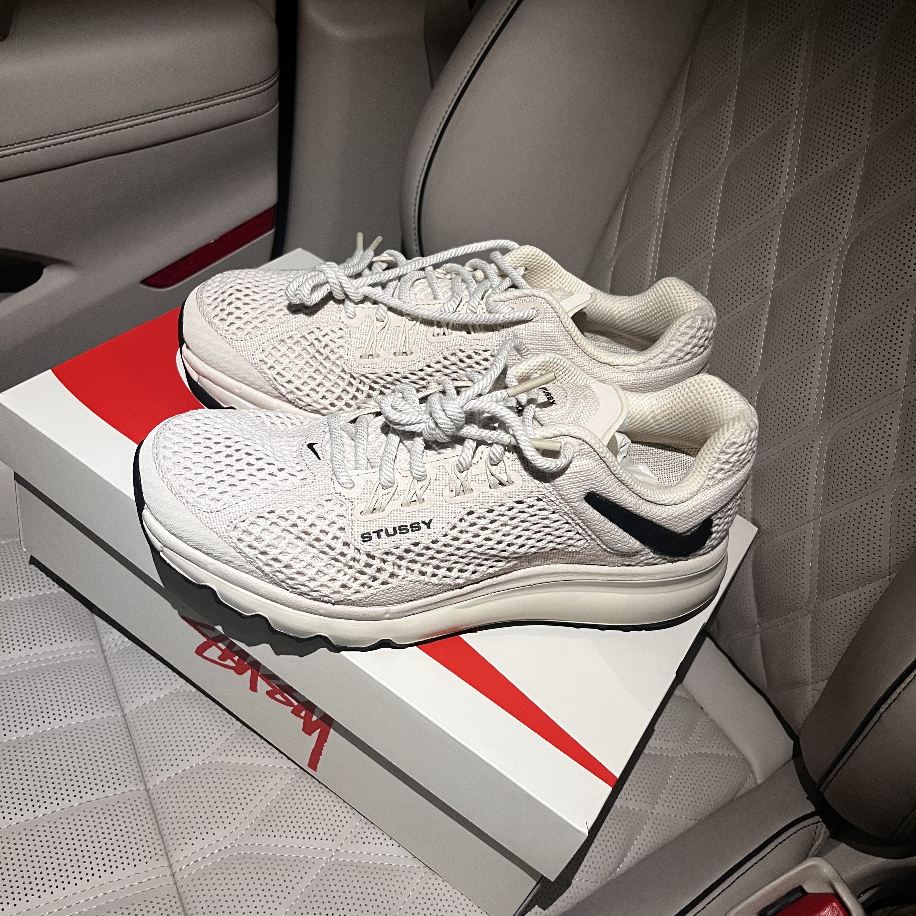 Nike x Stussy Air Max 2013 Fossil 착용 스타일