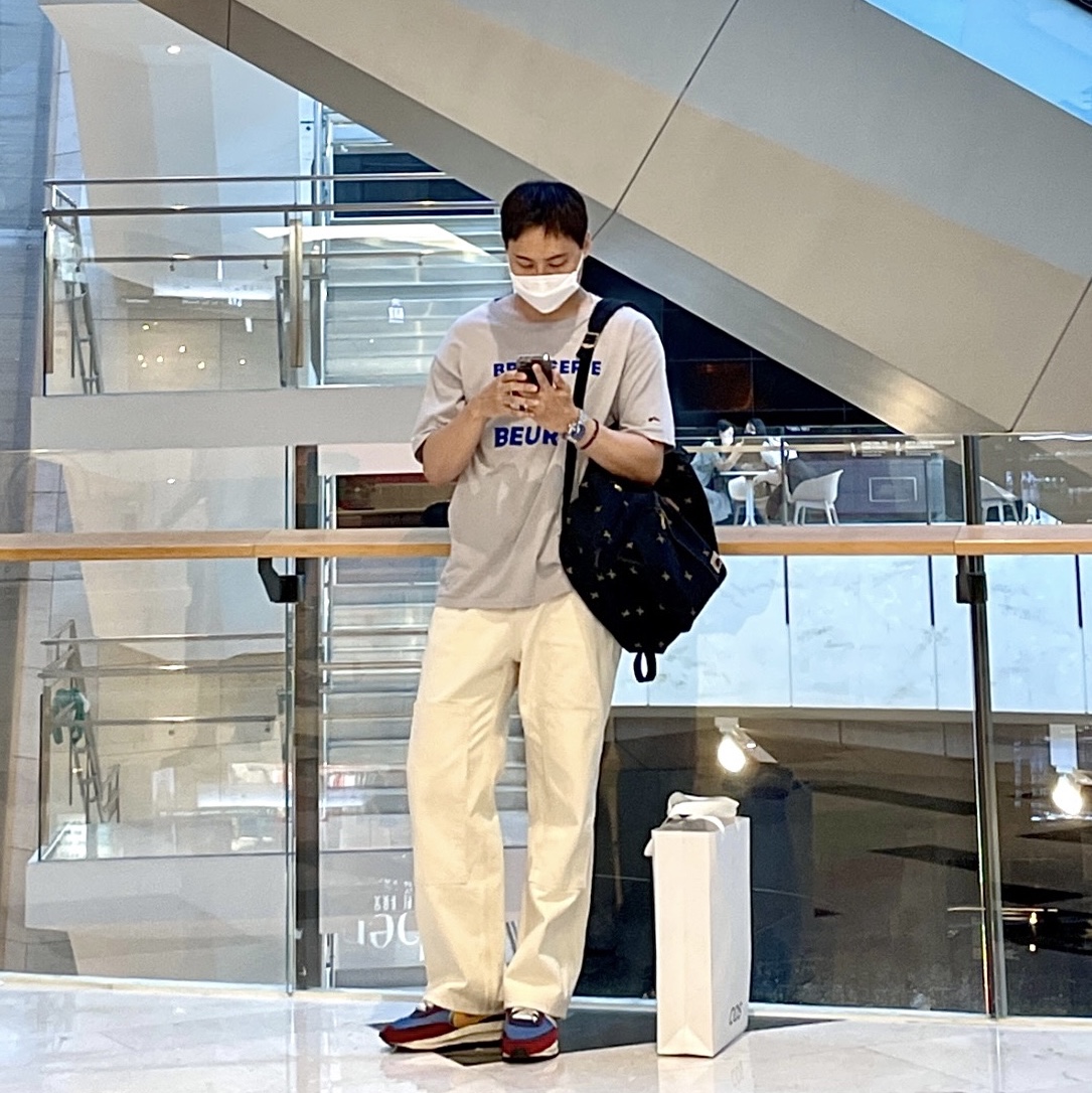 Nike x Sacai LDWaffle Blue Multi 착용 스타일 - 1