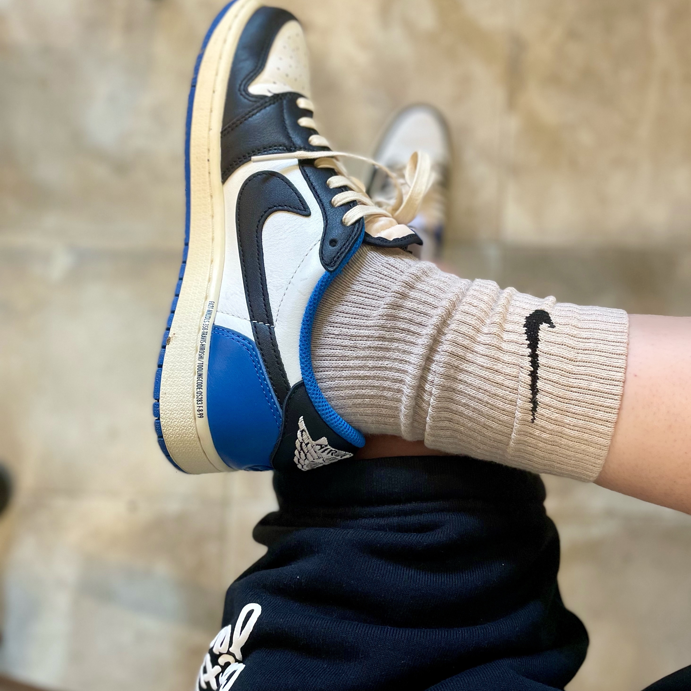 Jordan 1 x Travis Scott x Fragment Retro Low OG SP Military Blue, Jordan x Travis Scott x Fragment Shorts Black (DJ0617-010) 착용 스타일