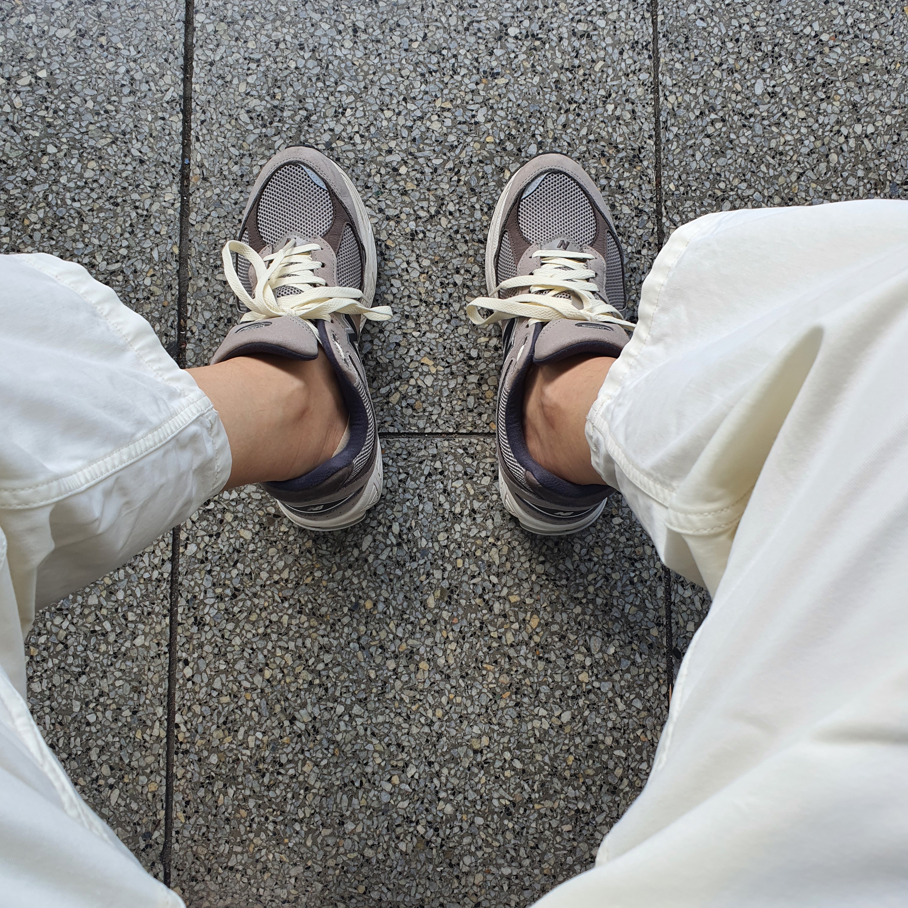 New Balance 2002 Warm Alpaca 착용 스타일 - 2
