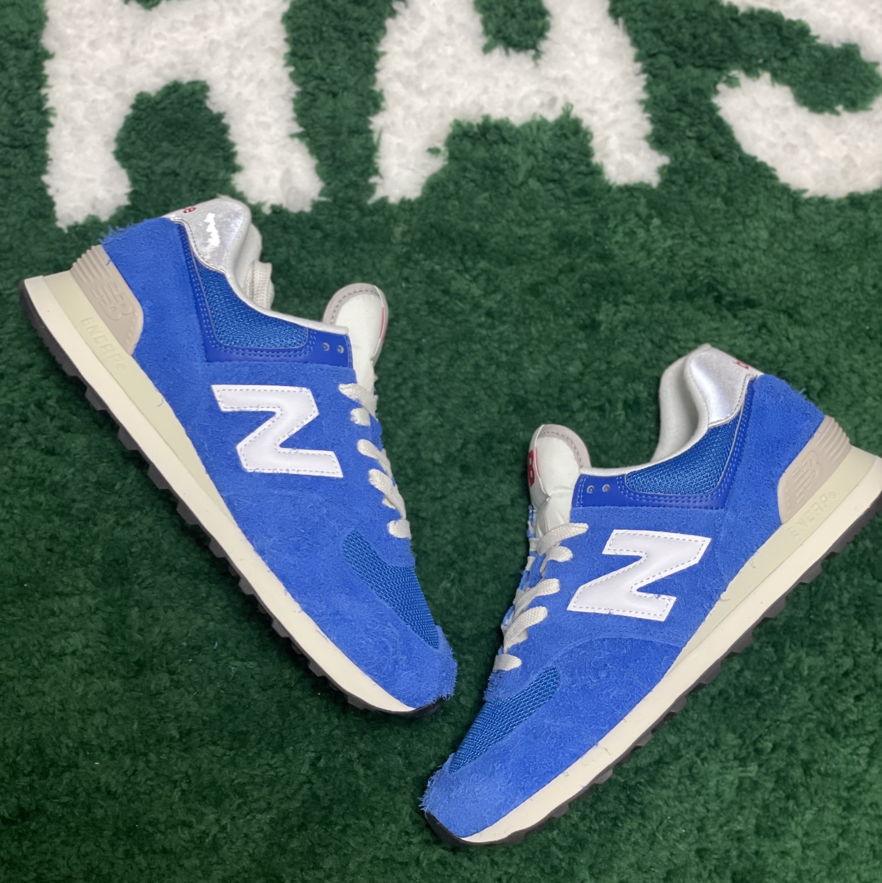 New Balance 574 Heritage Blue White 착용 스타일 - 4