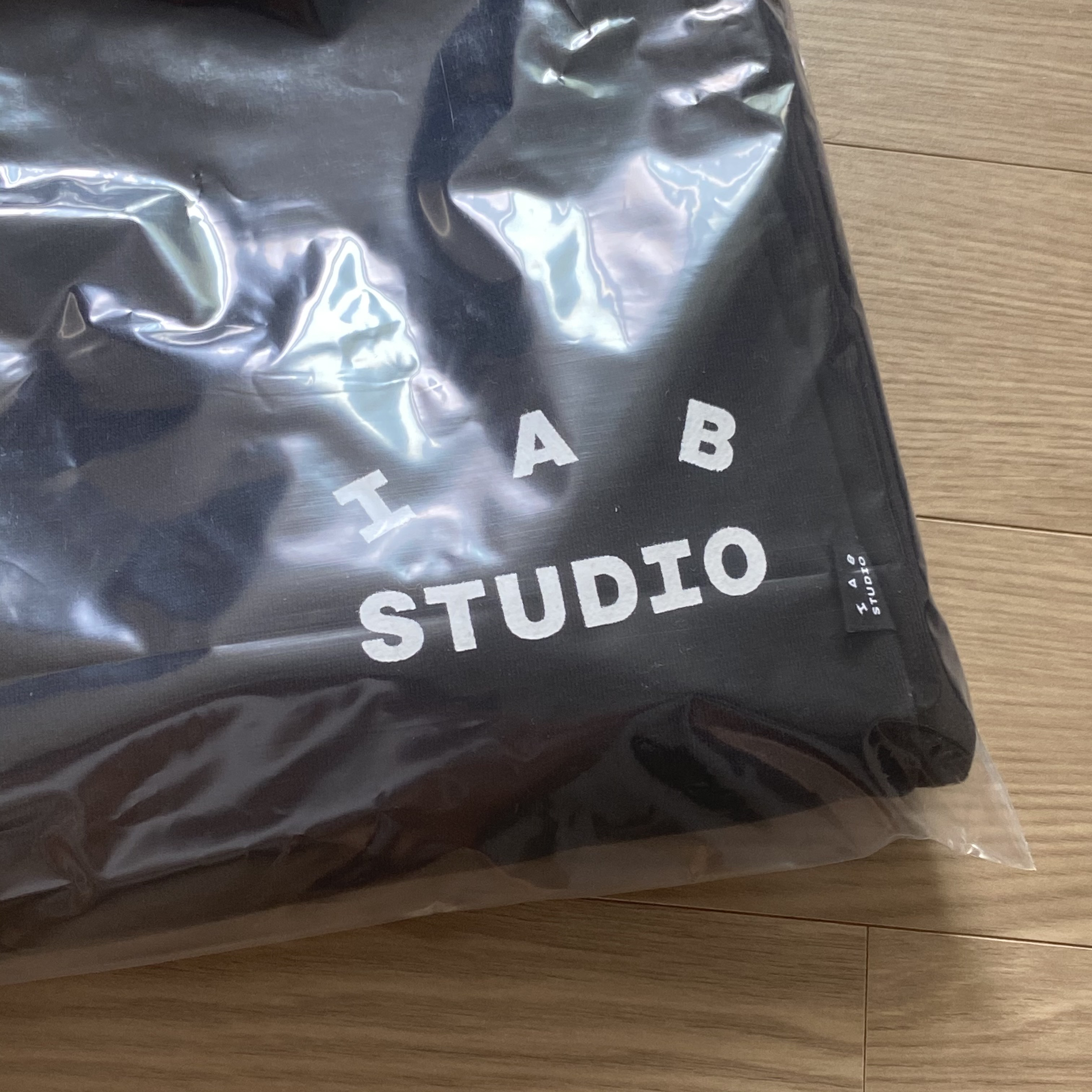 IAB Studio Sweatpants Black White - 22SS 착용 스타일