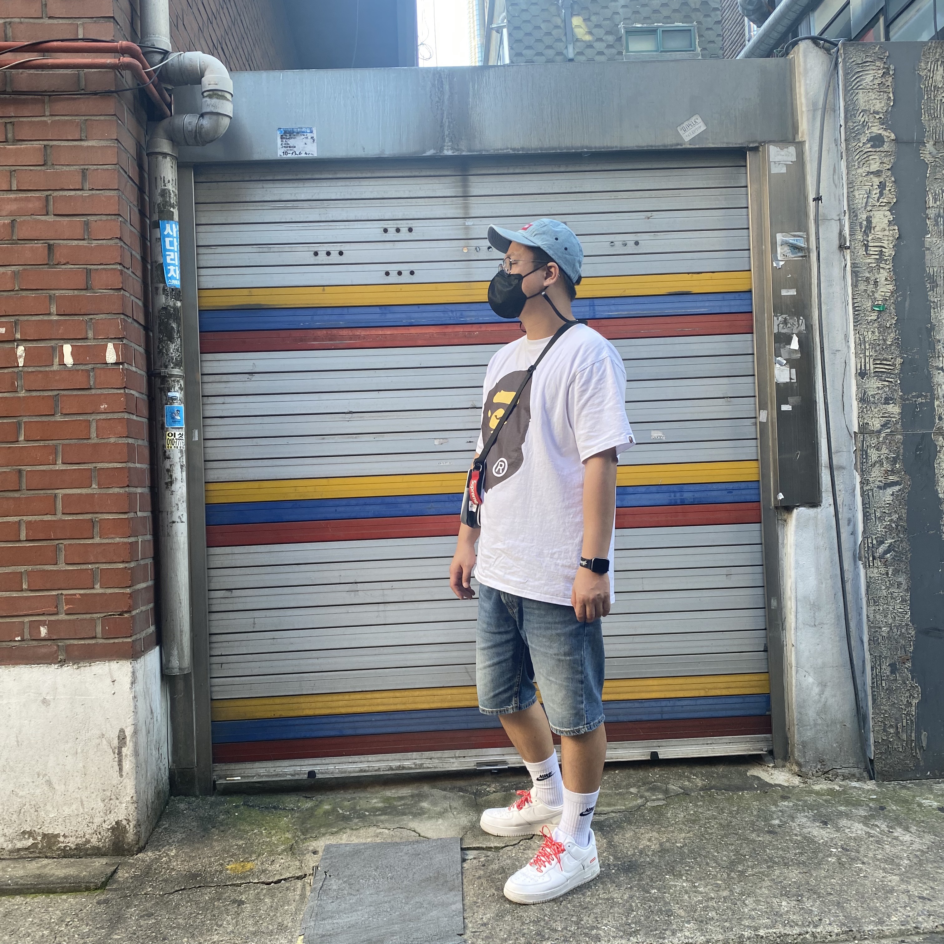 Supreme Washed Chino Twill Camp Cap Denim - 21FW, Supreme Webbing Keychain Red - 20FW 착용 스타일