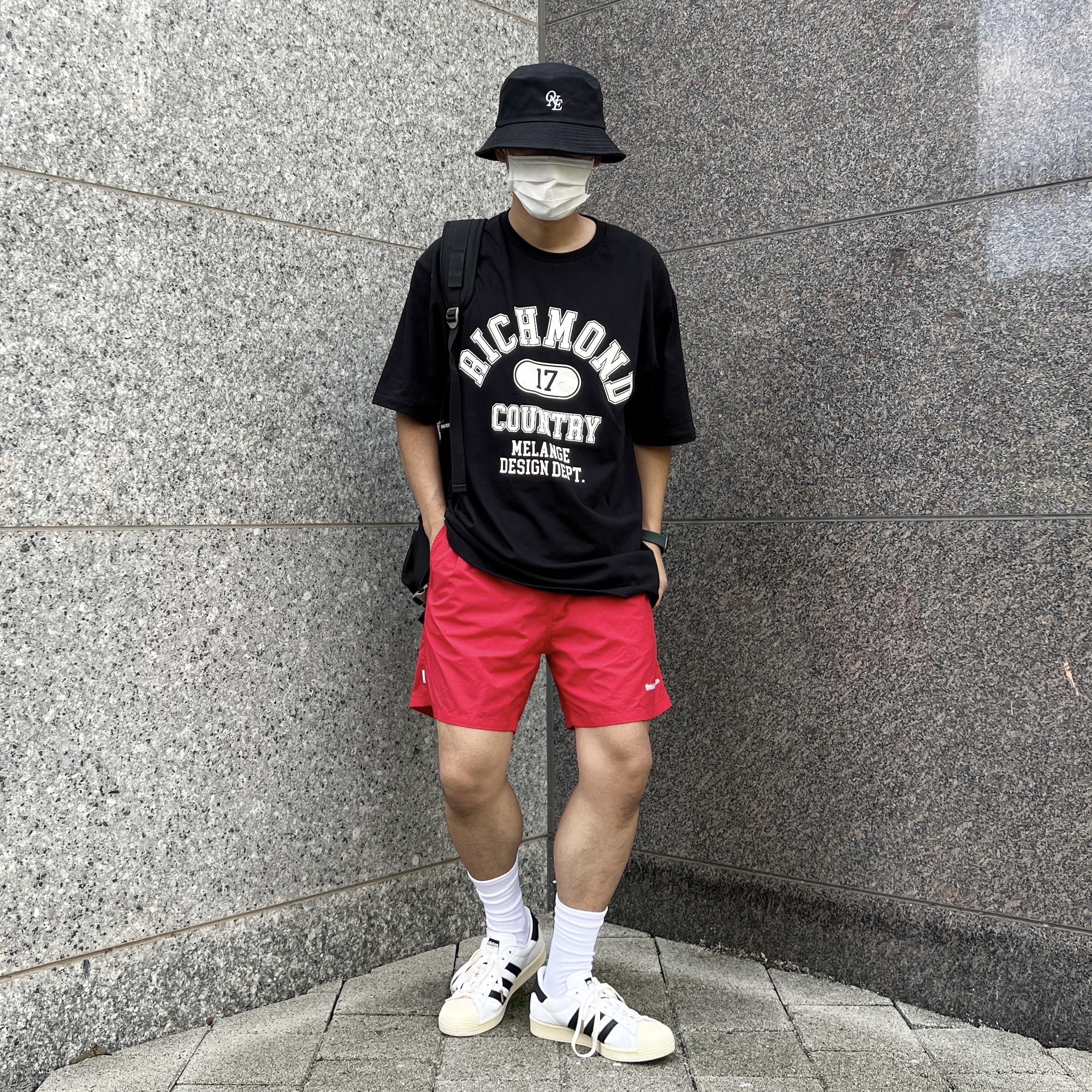 Adidas Superstar Premium White Black 착용 스타일