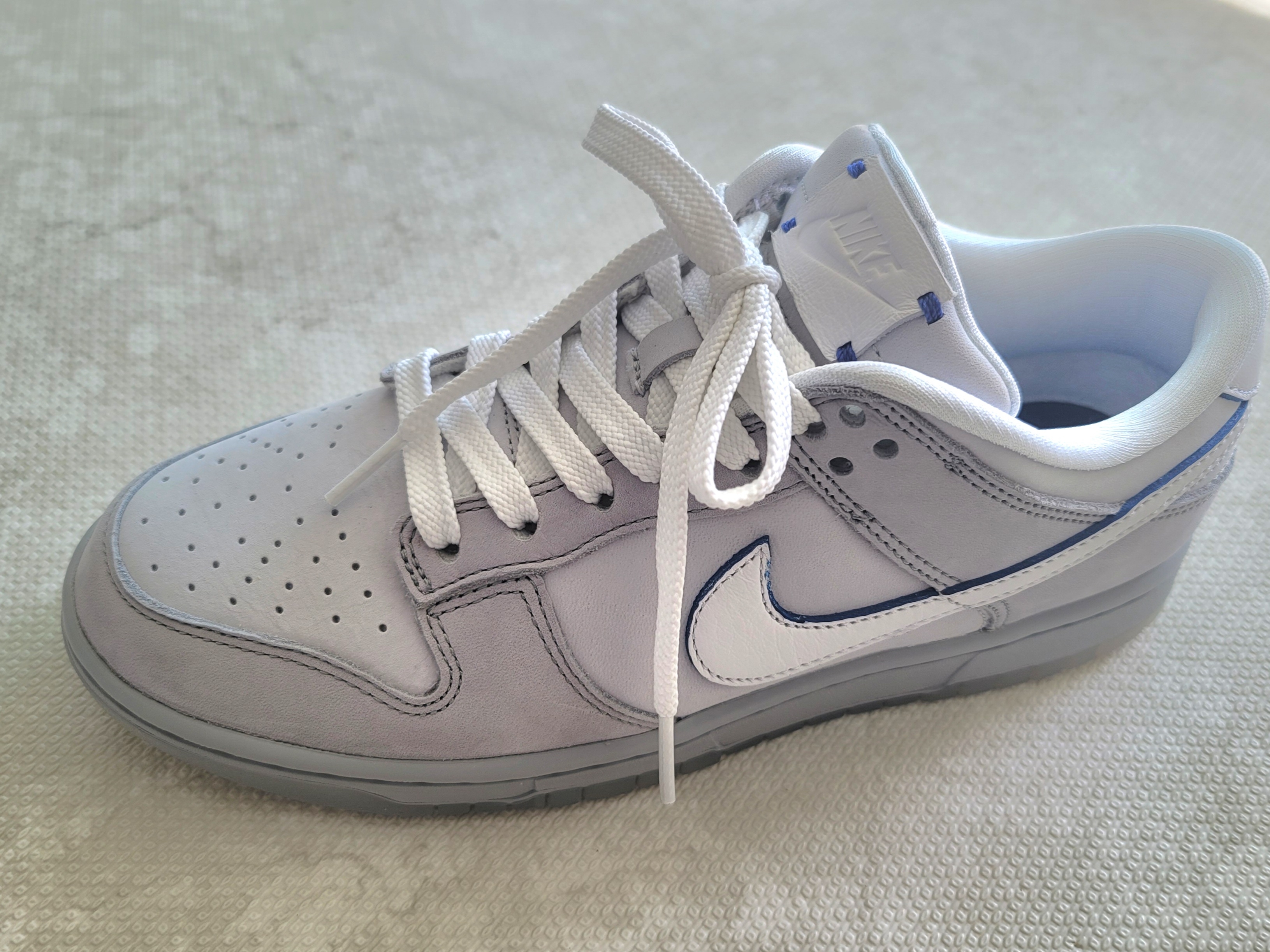 Nike Dunk Low Wolf Grey and Pure Platinum 착용 스타일