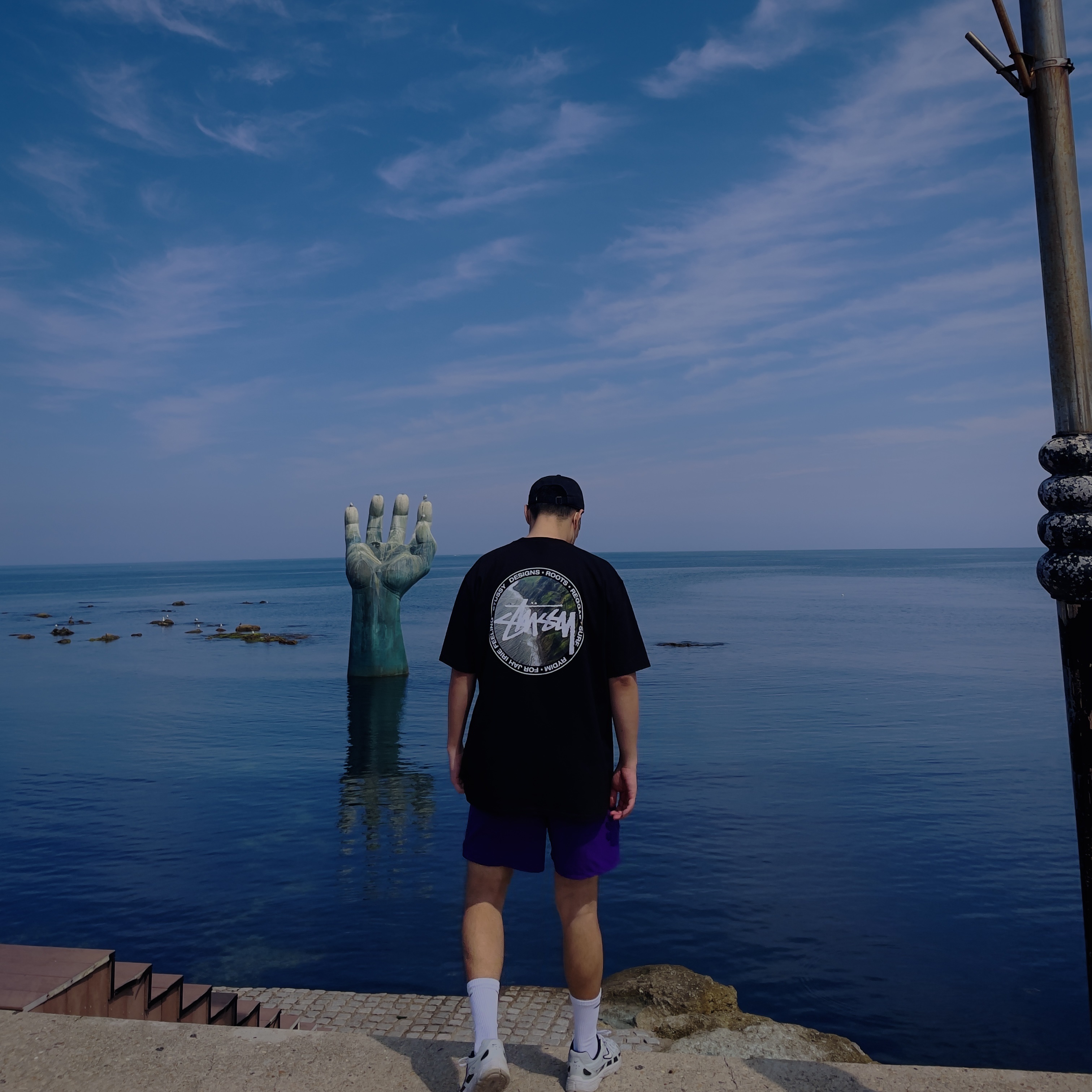 Stussy Coastline T-Shirt Black 착용 스타일