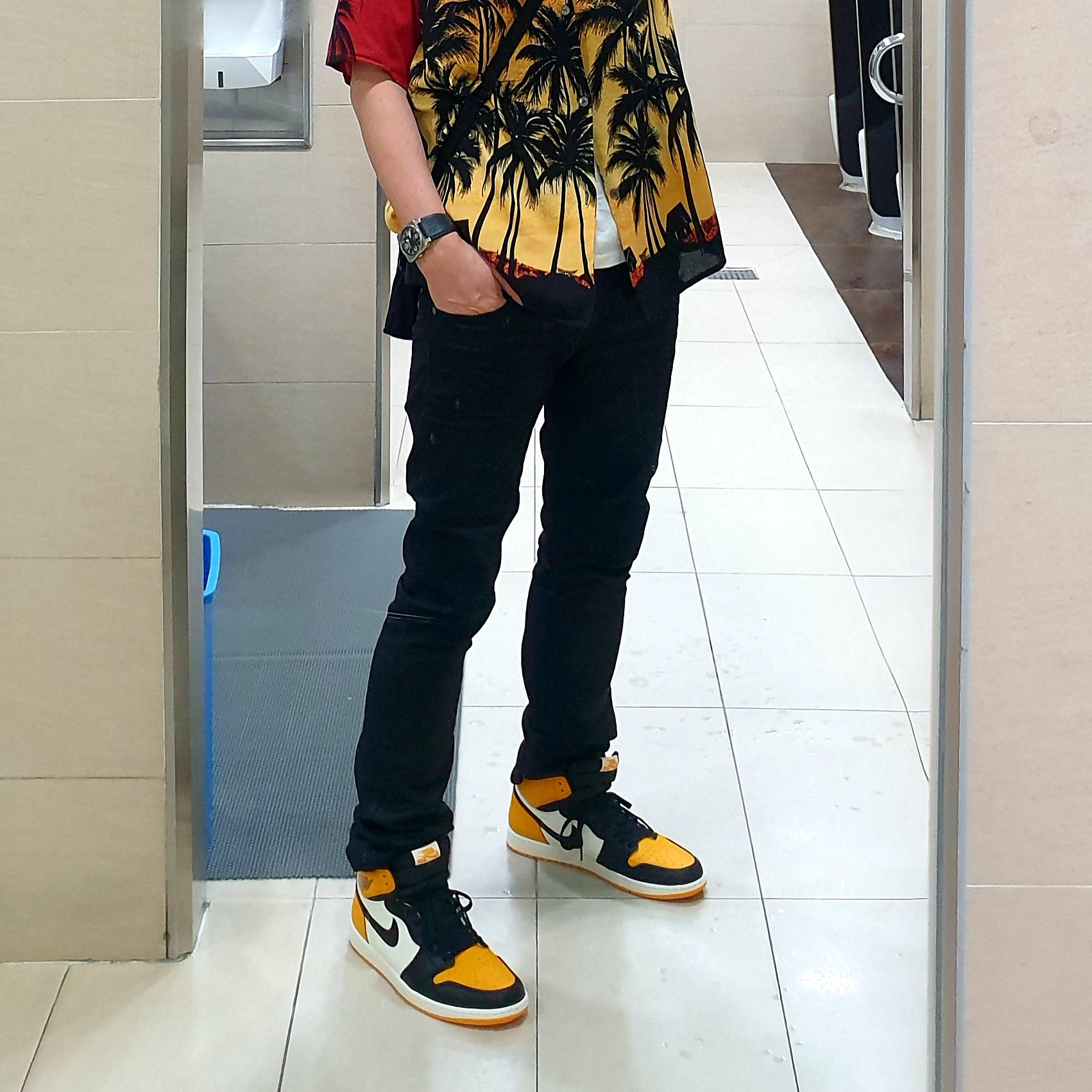 Jordan 1 Retro High OG Taxi 착용 스타일 - 1