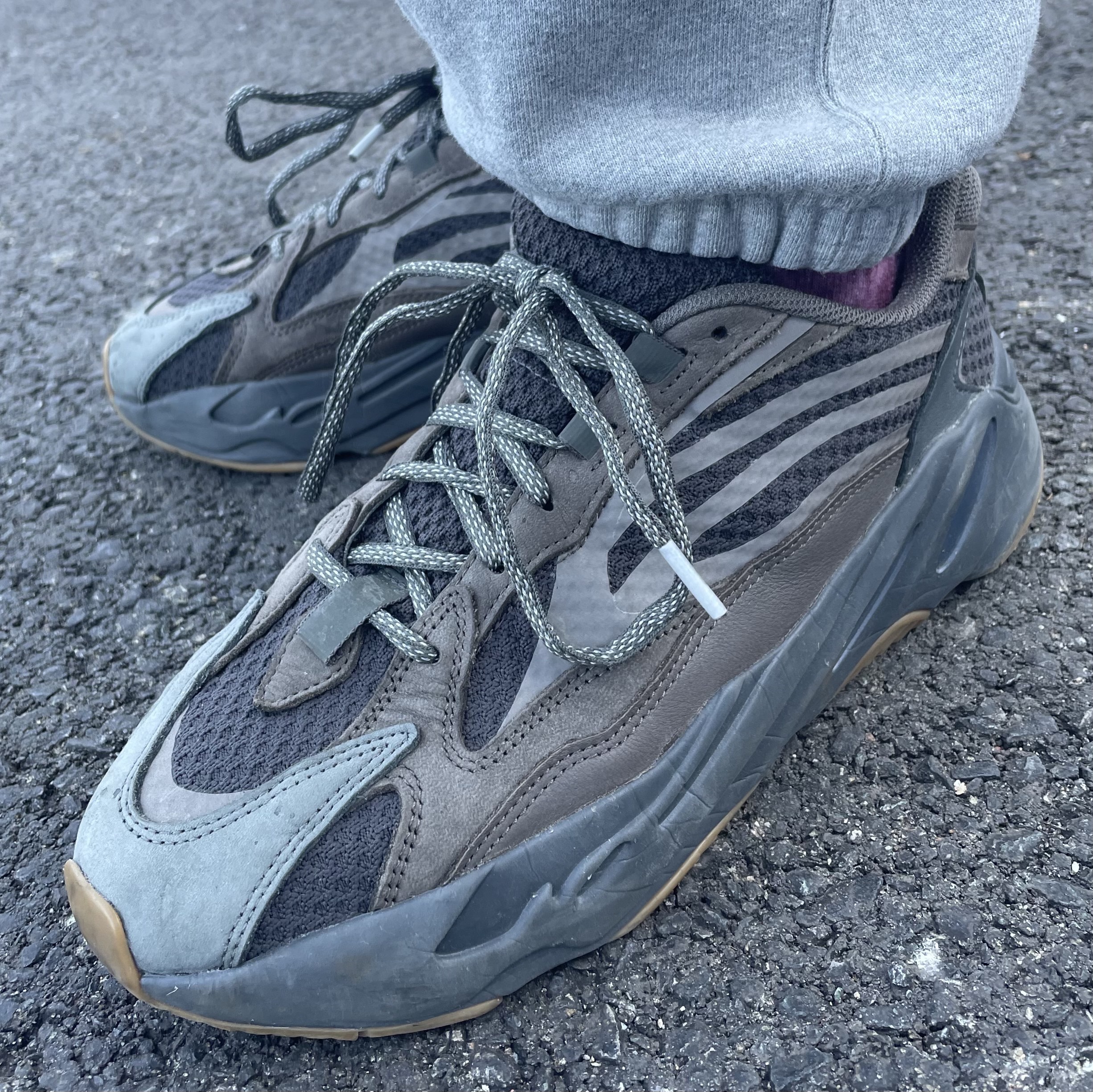 Adidas Yeezy Boost 700 V2 Geode 착용 스타일