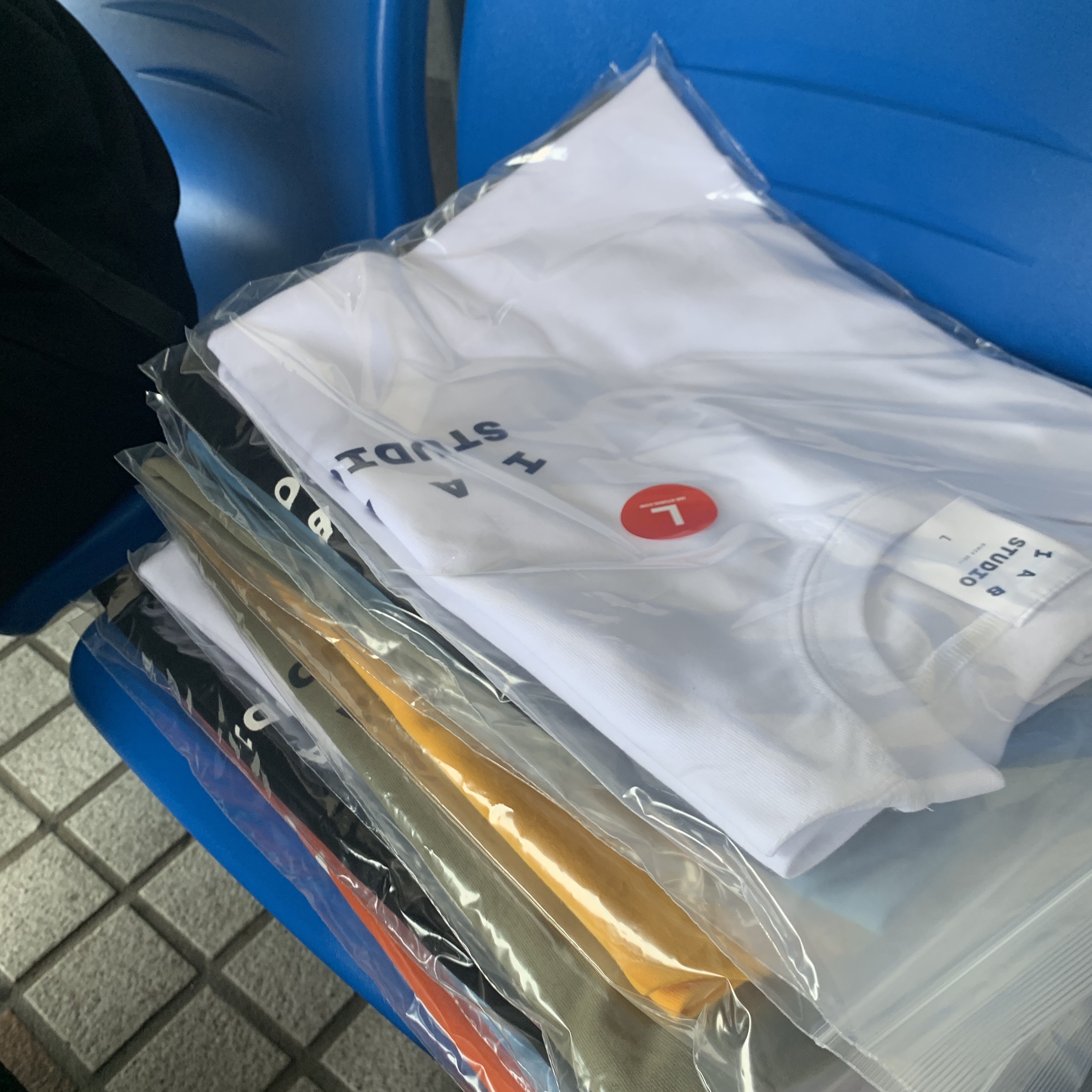 IAB Studio T-Shirt White, IAB Studio Black Glow T-Shirt 착용 스타일 - 4