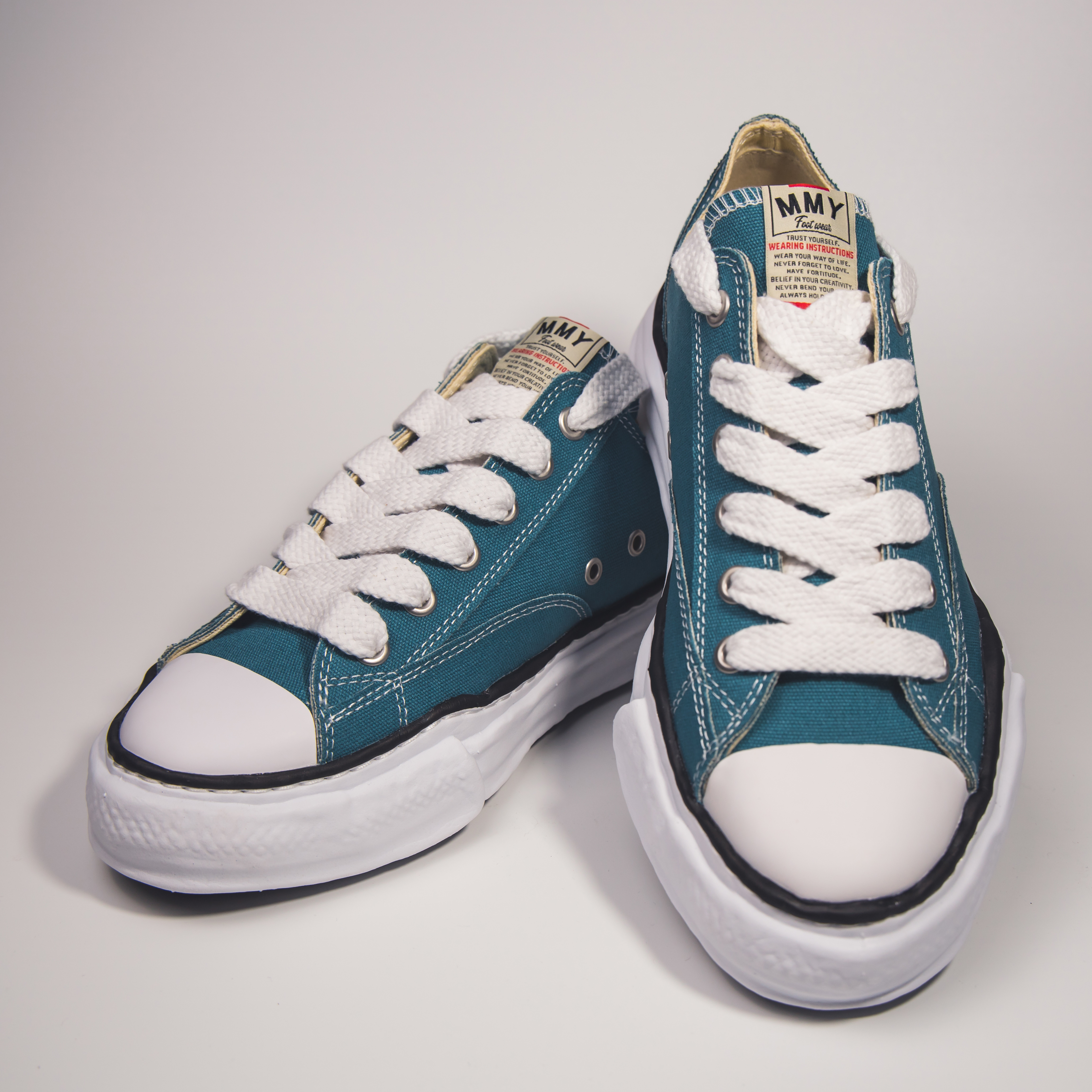 Maison Mihara Yasuhiro Peterson OG Sole Canvas Low Sneakers Blue 착용 스타일 - 2