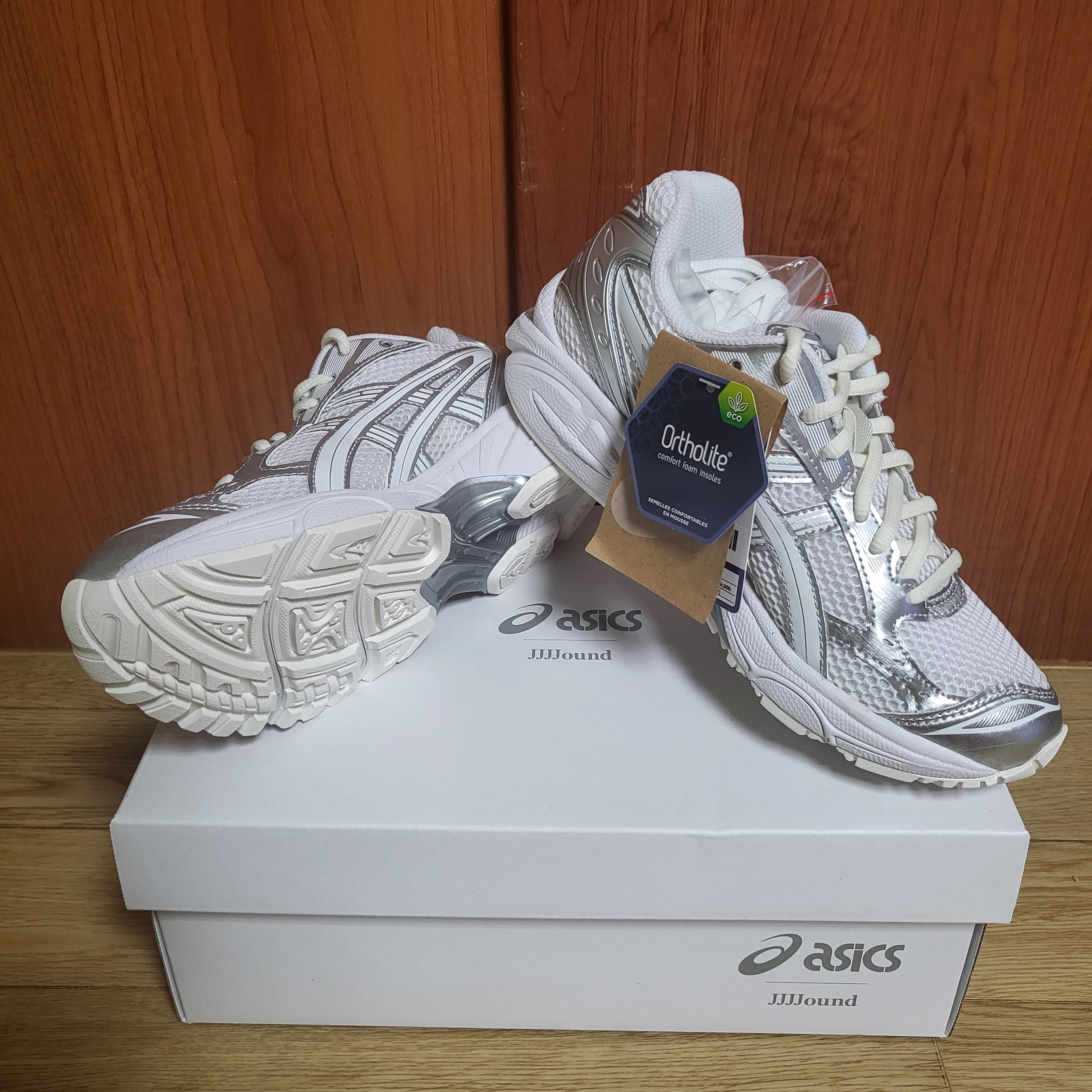 Asics x JJJJound Gel-Kayano 14 Silver White 착용 스타일 - 1