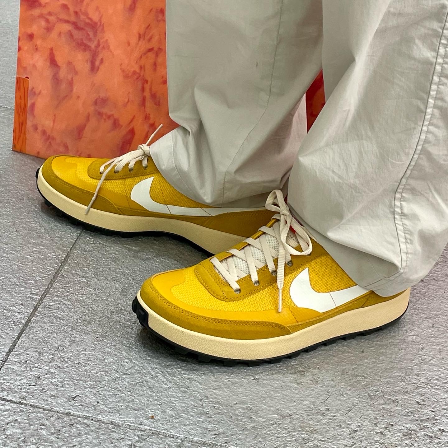 Nike x Tom Sachs General Purpose Shoe Archive, Jordan 1 x Travis Scott Retro Low OG SP Sail and Ridgerock 착용 스타일 - 3