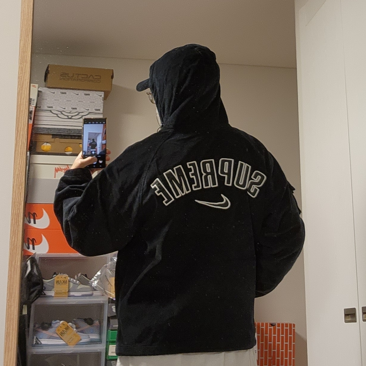 Supreme x Nike Arc Corduroy Hooded Jacket Black - 22SS, Supreme x Nike Arc Corduroy Cargo Pants Black - 22SS 착용 스타일 - 2