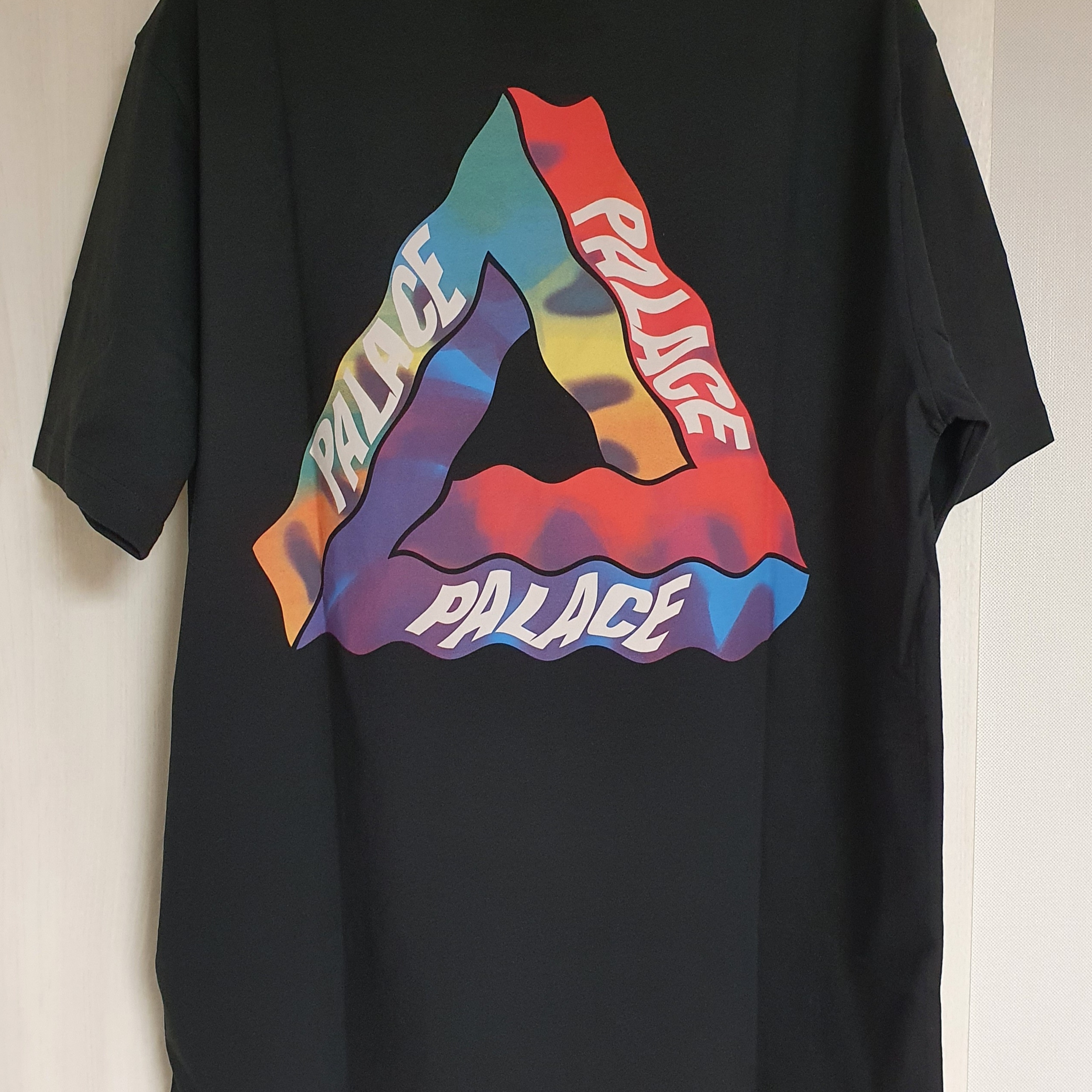 Palace Tri-Visions T-Shirt Black - 22SS 착용 스타일