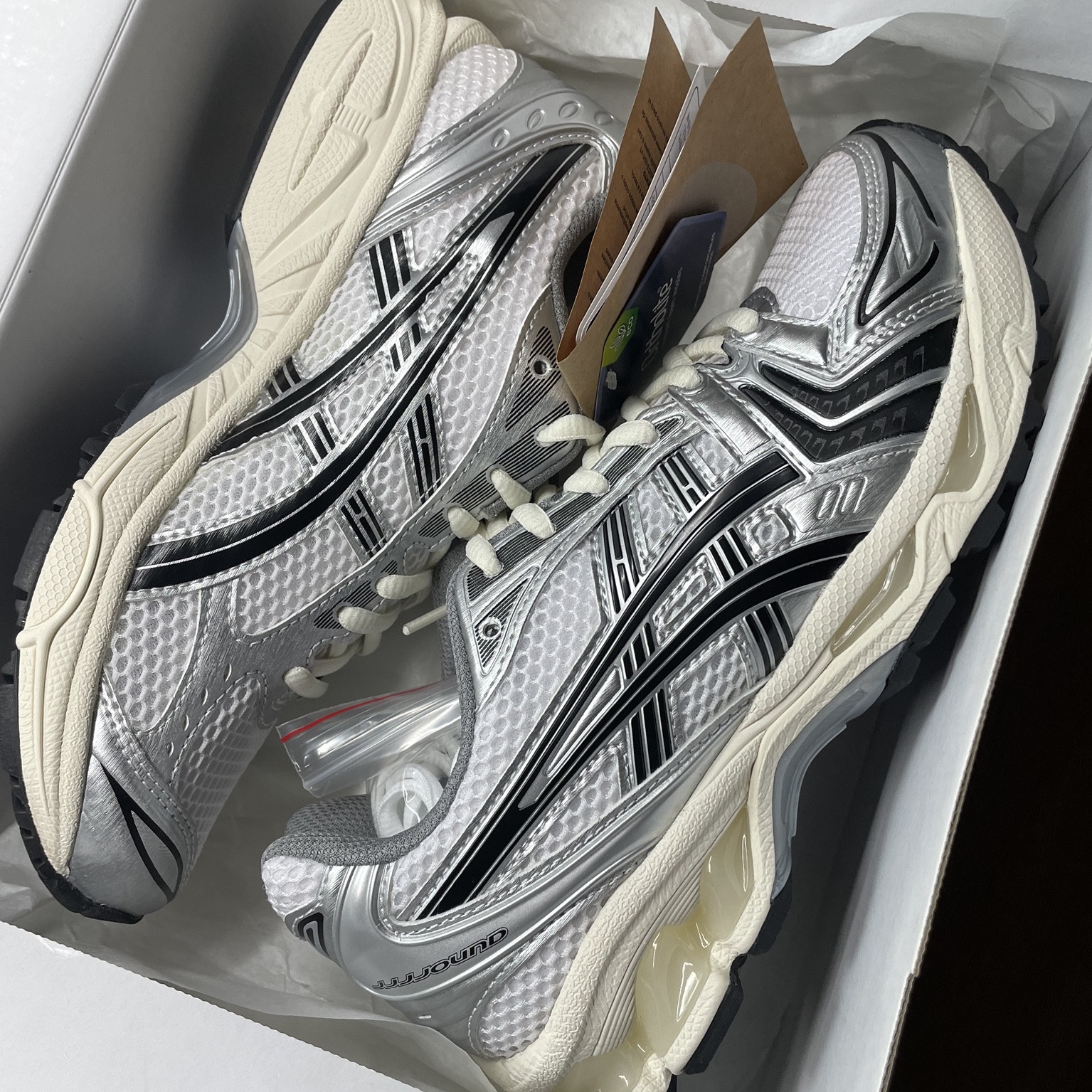 Asics x JJJJound Gel-Kayano 14 Silver Black 착용 스타일