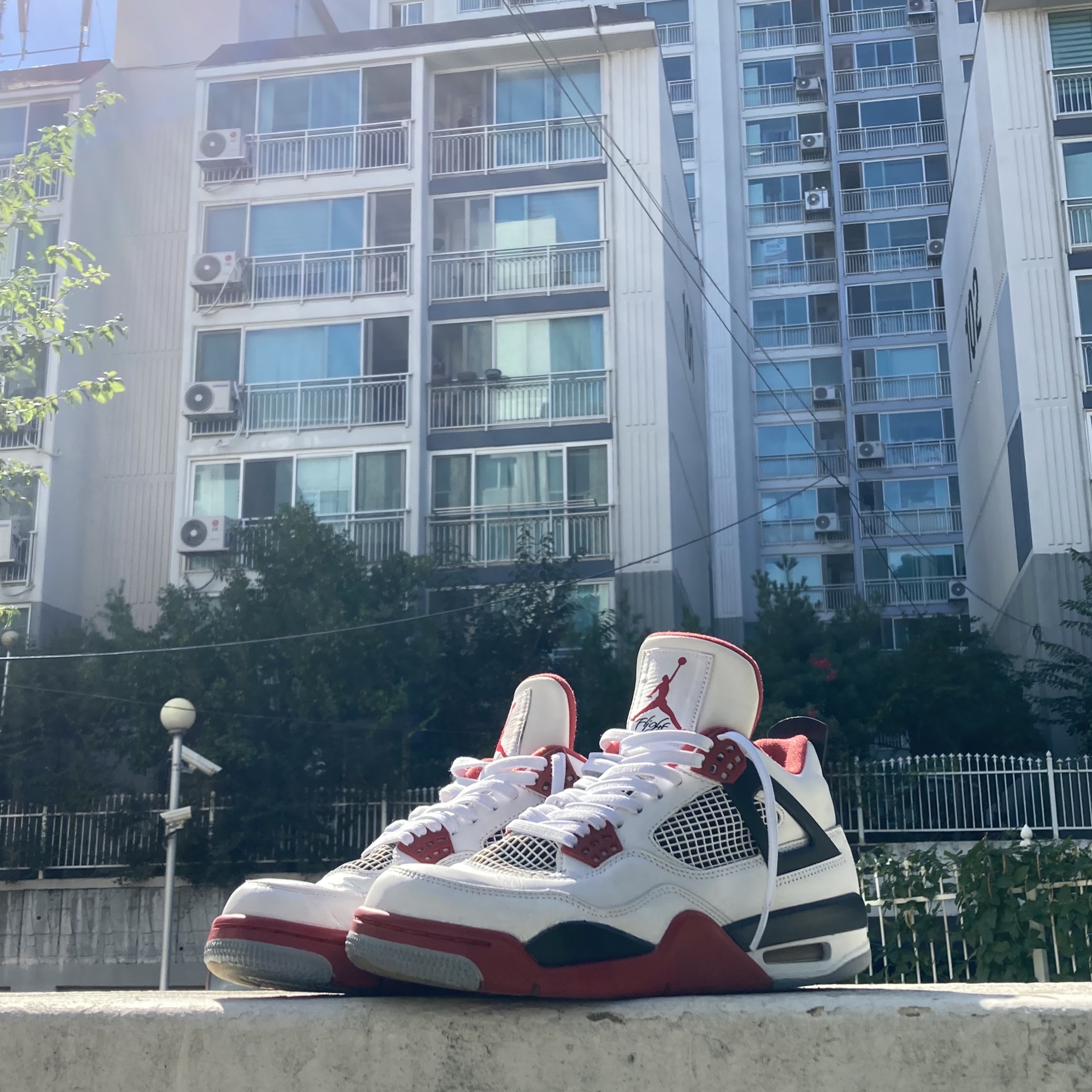 Jordan 4 Retro OG Fire Red 2020, (GS) Jordan 4 Retro OG Fire Red 2020 착용 스타일 - 1
