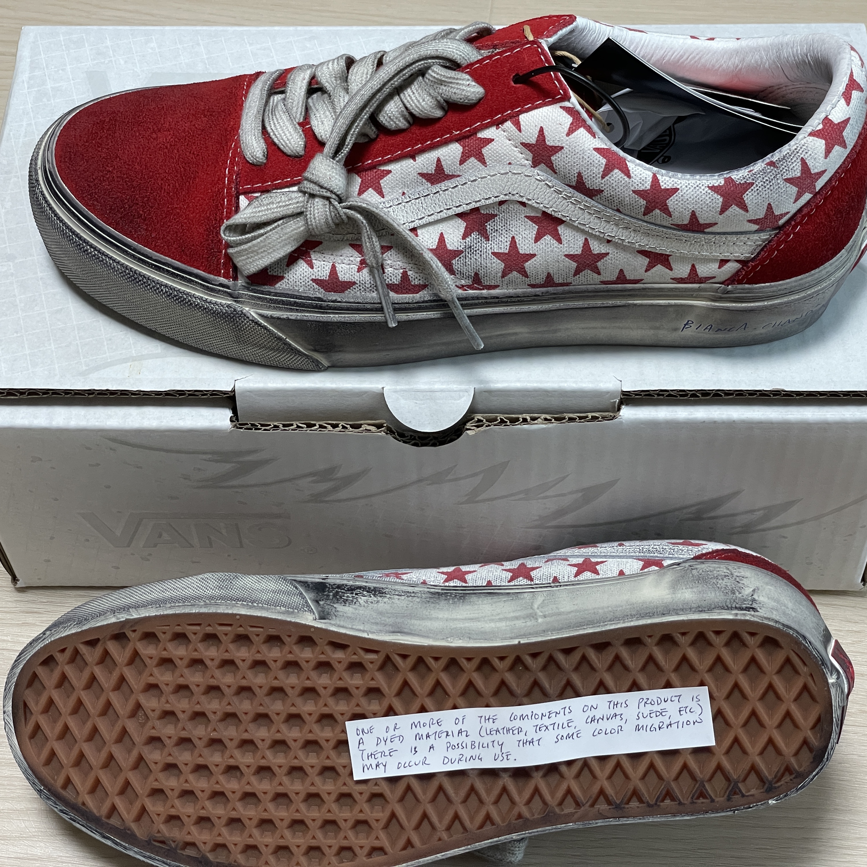 Vans Vault x Bianca Chandon Old Skool LX Stressed Red White 착용 스타일 - 2