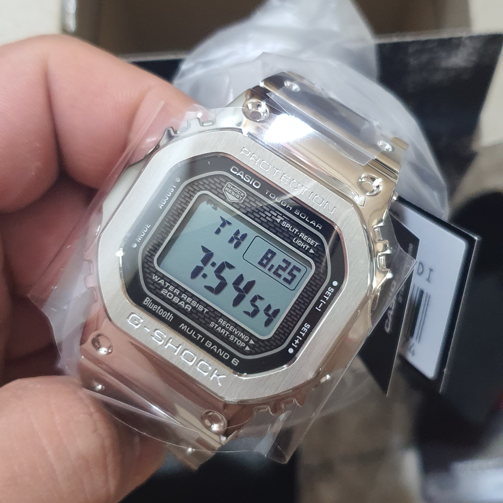 Casio G-Shock GMW-B5000D-1 착용 스타일