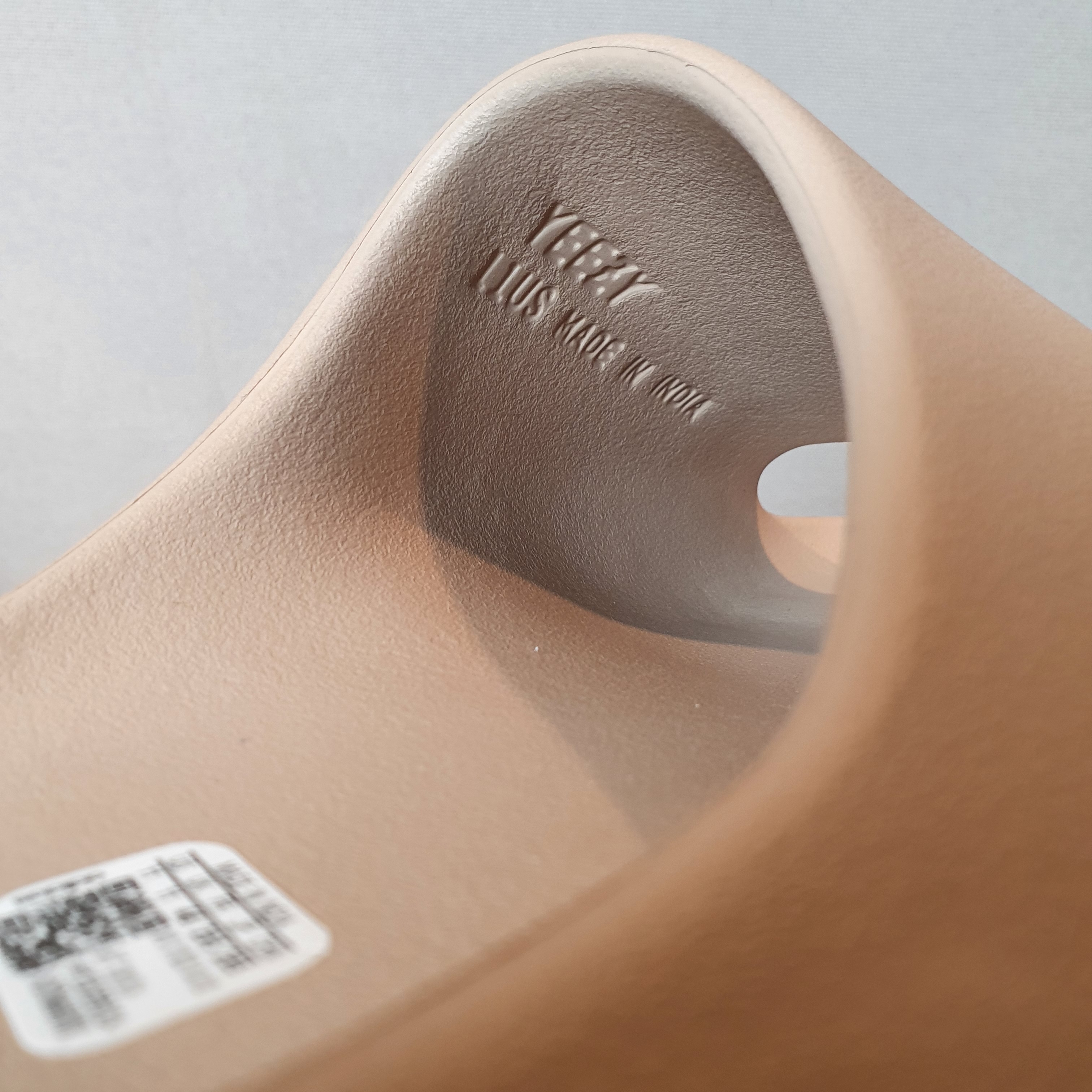 Adidas Yeezy Slide Pure - Re-Release Ver. 착용 스타일 - 2