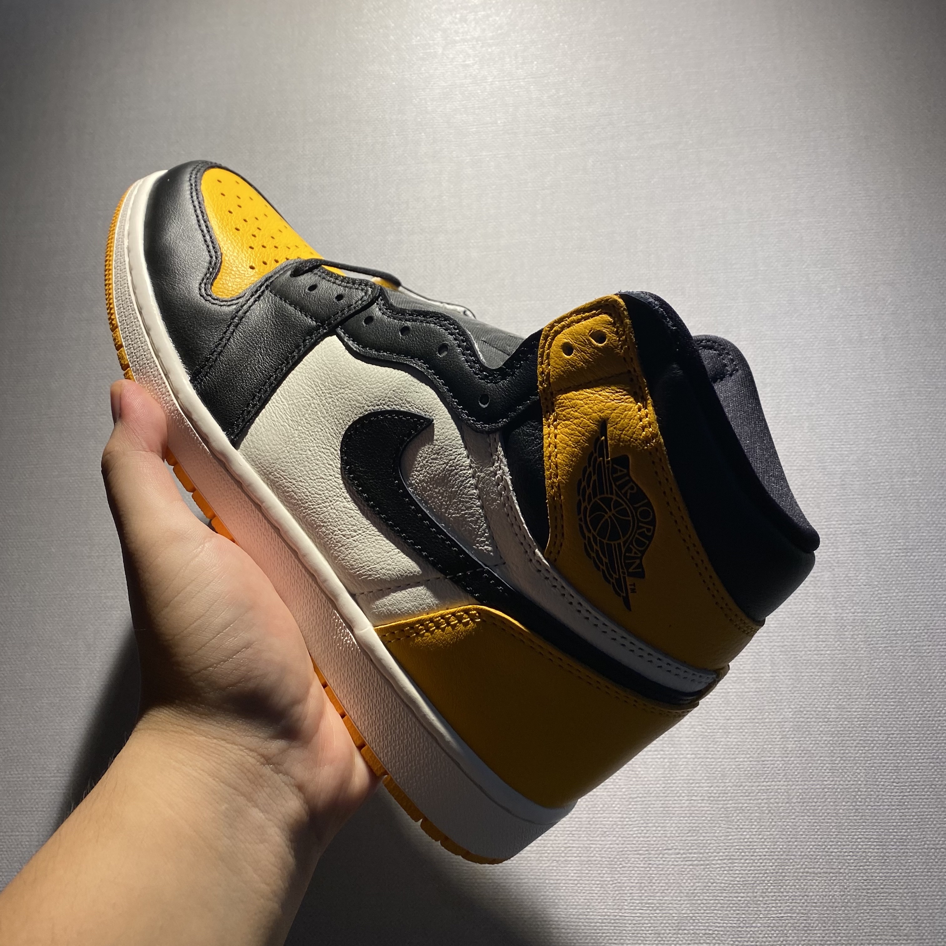 Jordan 1 Retro High OG Taxi 착용 스타일 - 2
