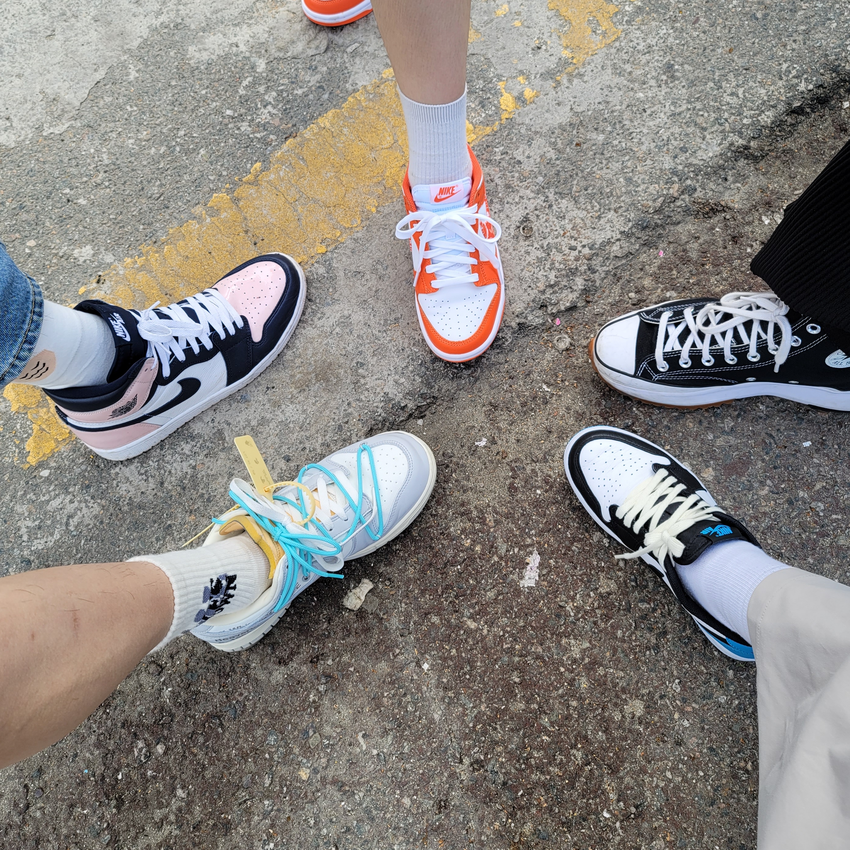 Nike x Off-White Dunk Low The 50 - Lot 46, (W) Jordan 1 Retro High OG Atmosphere 착용 스타일 - 2