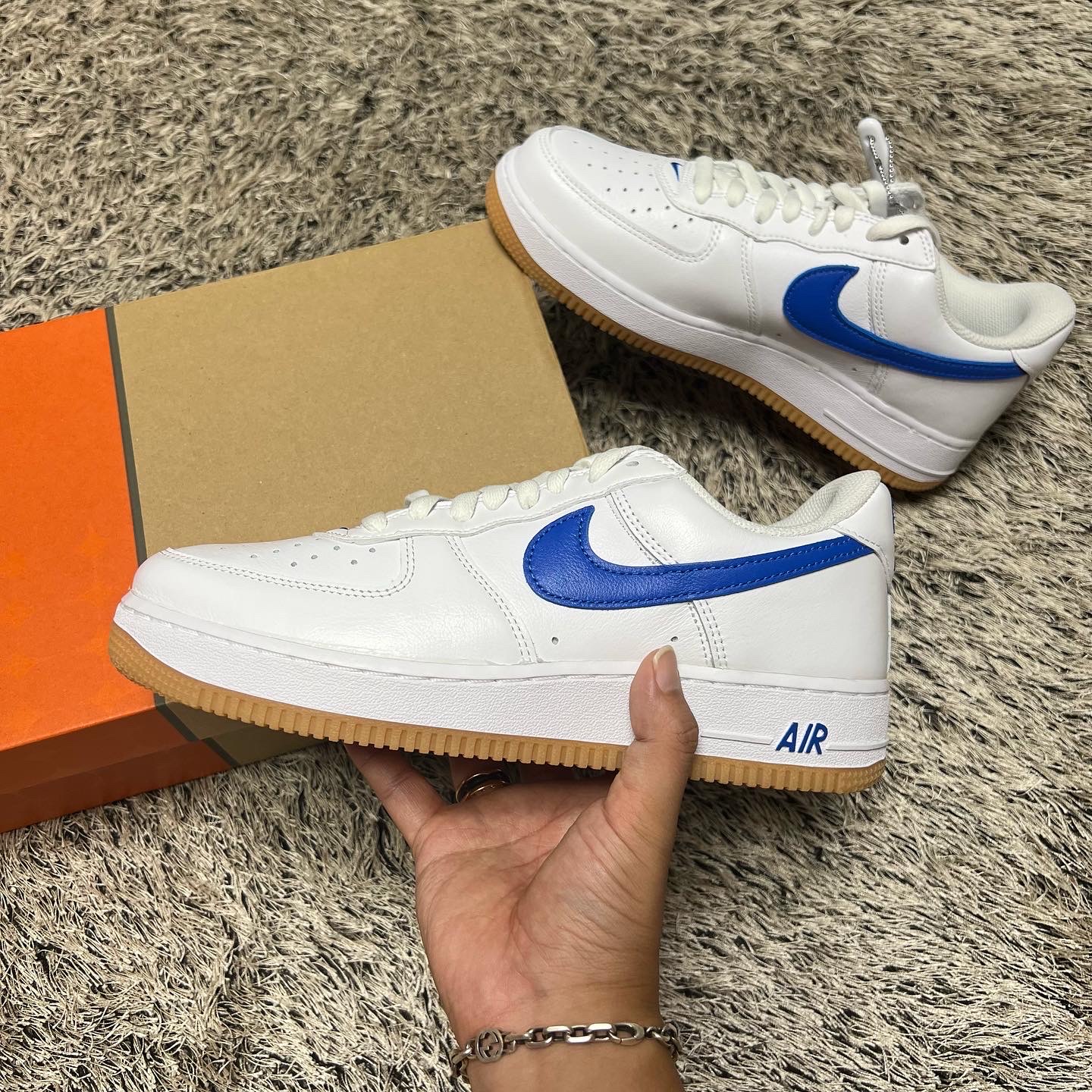 Nike Air Force 1 Low Retro Color of the Month Varsity Royal 착용 스타일 - 1