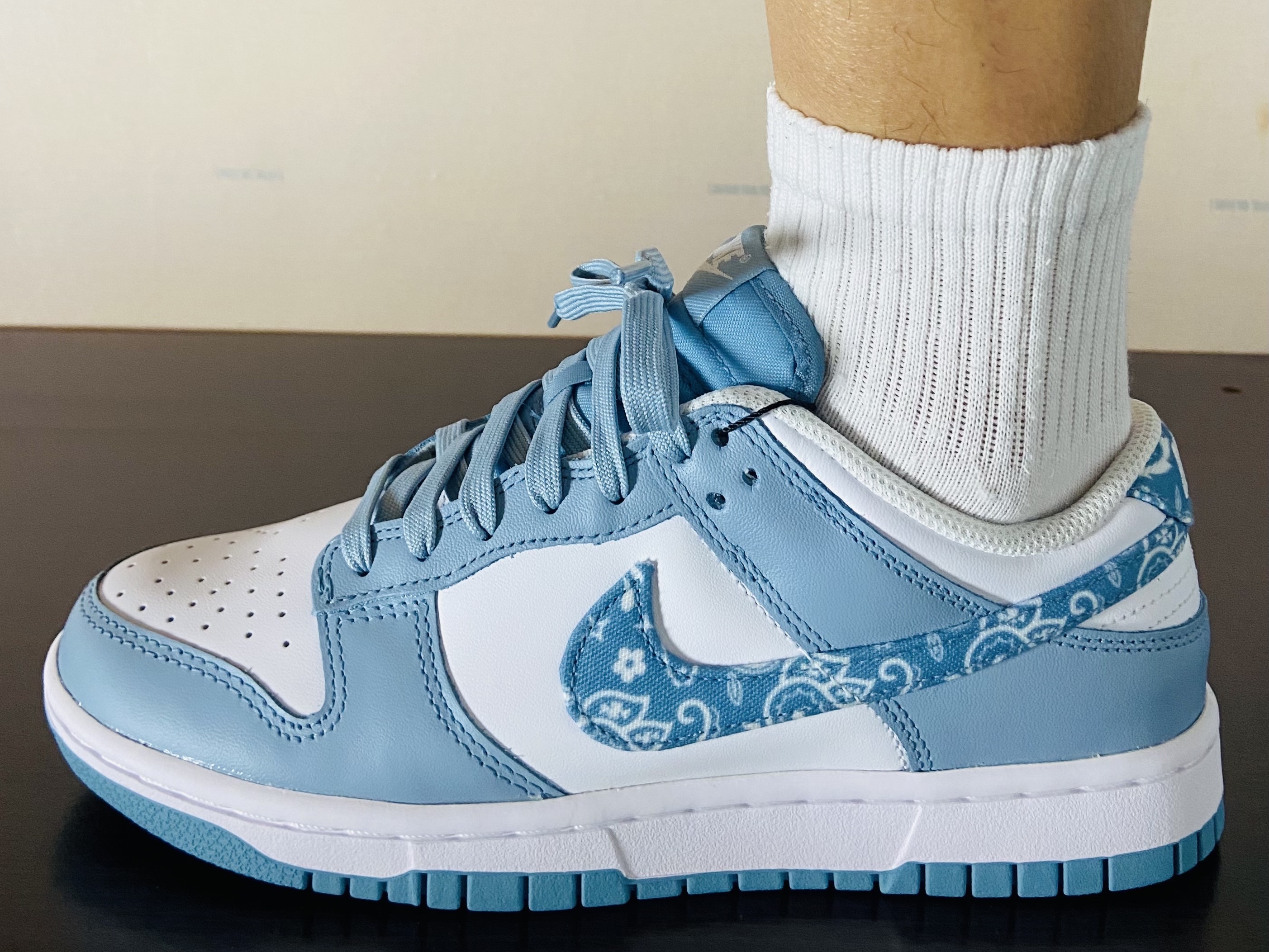 (W) Nike Dunk Low Essential Blue Paisley 착용 스타일