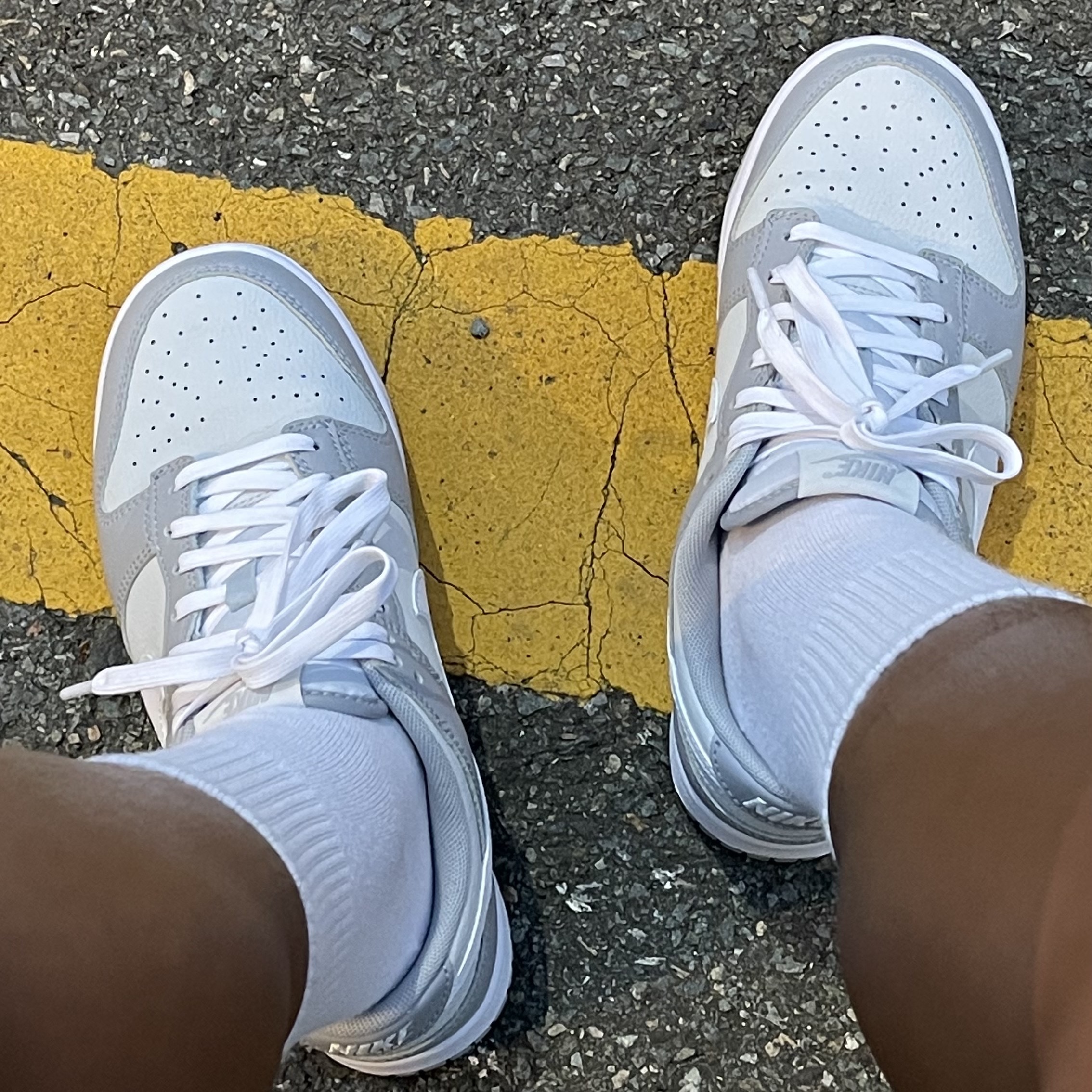 Nike Dunk Low Retro Wolf Grey 착용 스타일 - 3