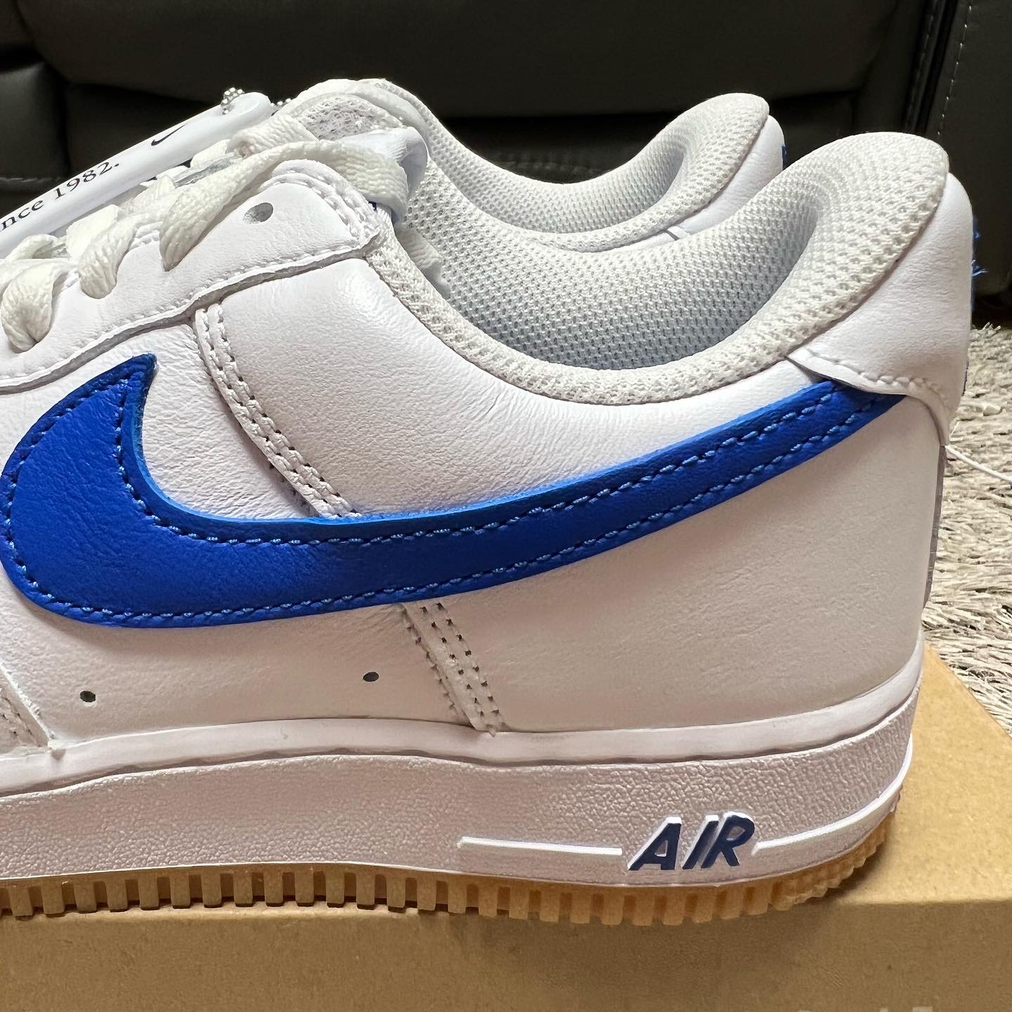 Nike Air Force 1 Low Retro Color of the Month Varsity Royal 착용 스타일 - 5