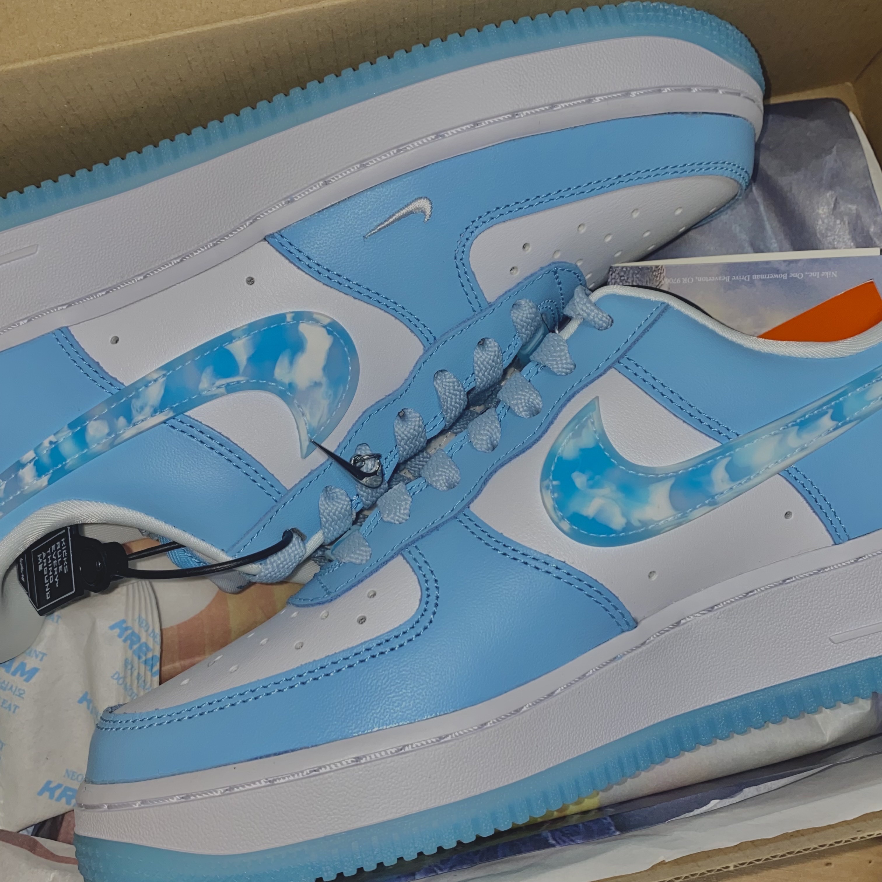 (W) Nike Air Force 1 '07 LX Celestine Blue 착용 스타일 - 1